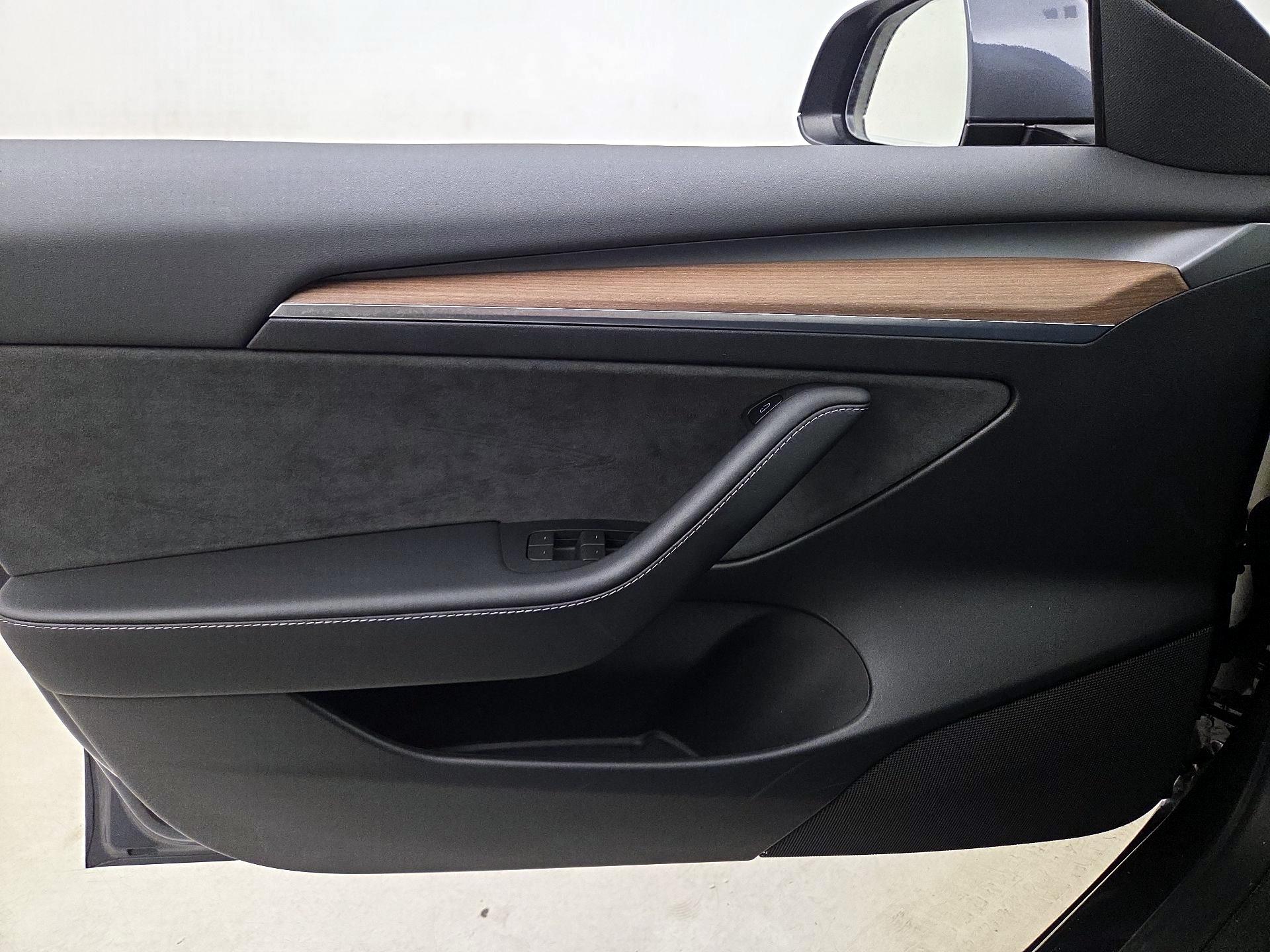Thumbnail: 2023 Tesla Model 3 - 12