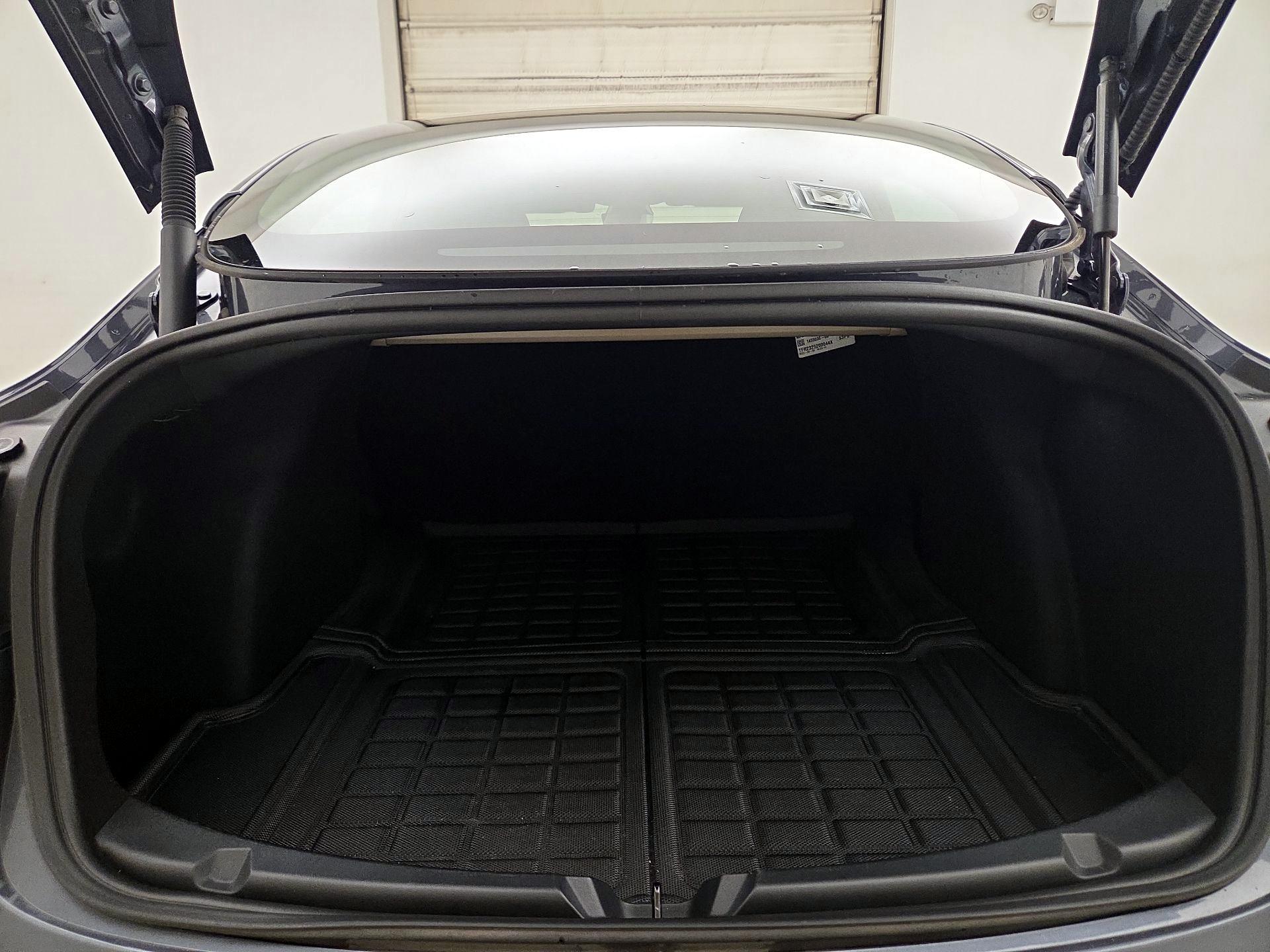 Thumbnail: 2023 Tesla Model 3 - 19