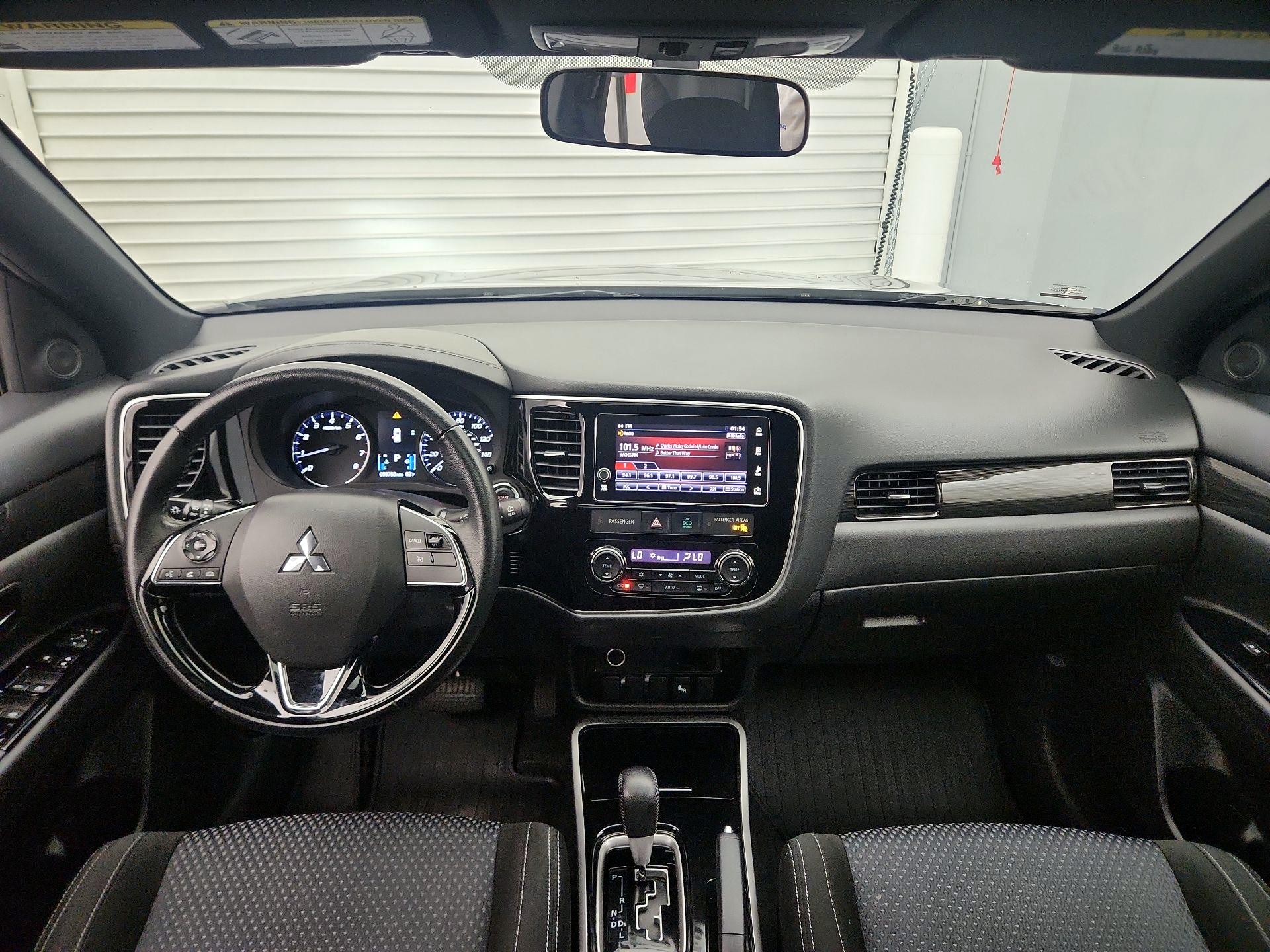 Thumbnail: 2018 Mitsubishi Outlander - 9