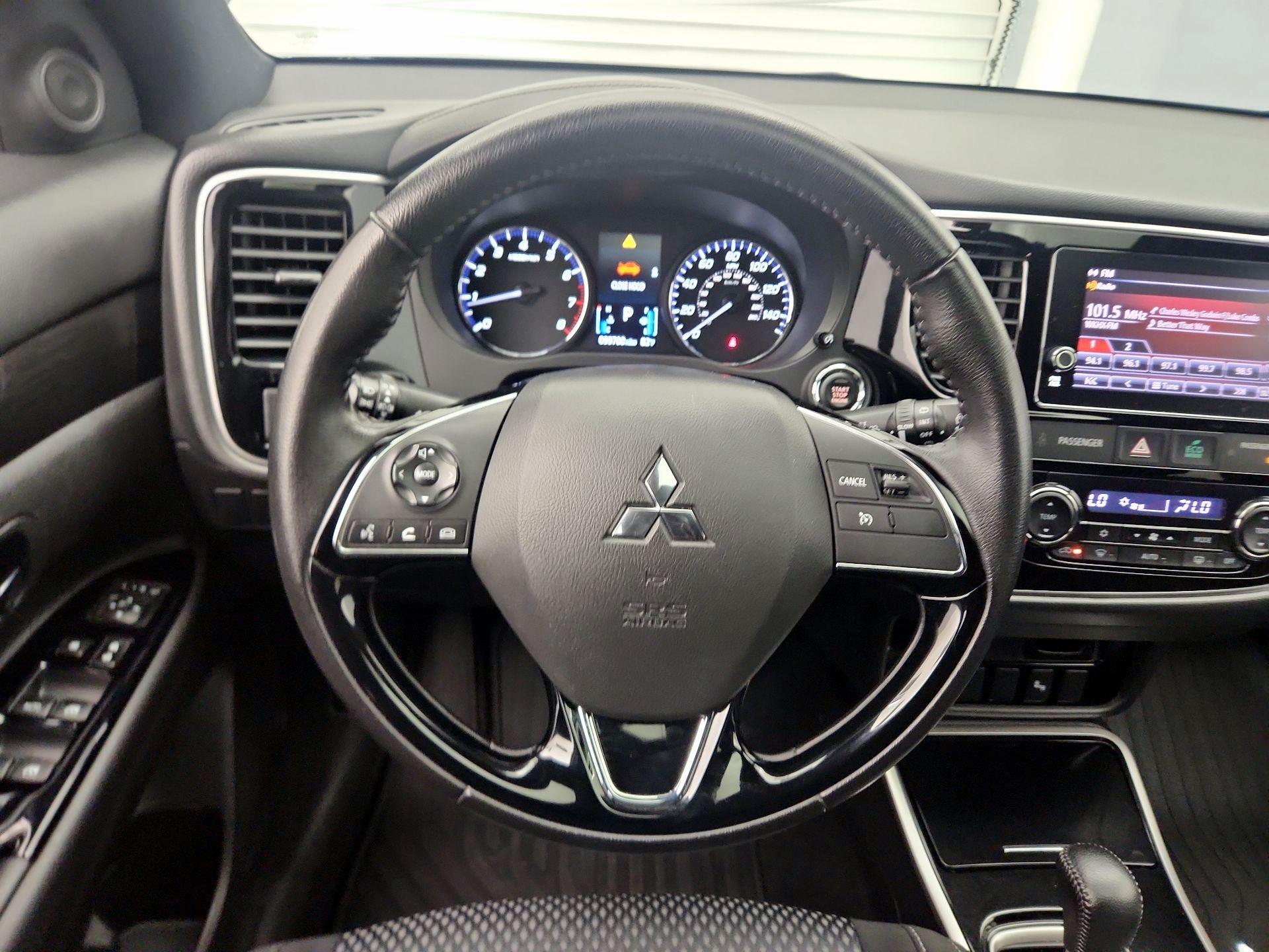 Thumbnail: 2018 Mitsubishi Outlander - 10