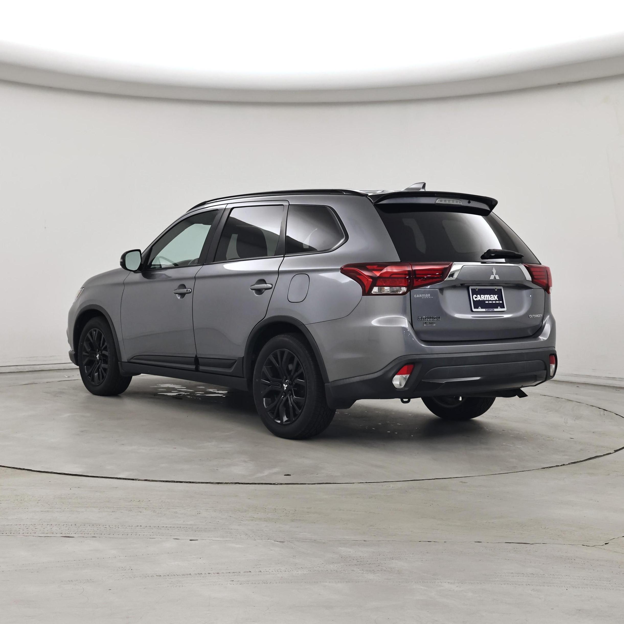 Thumbnail: 2018 Mitsubishi Outlander - 2