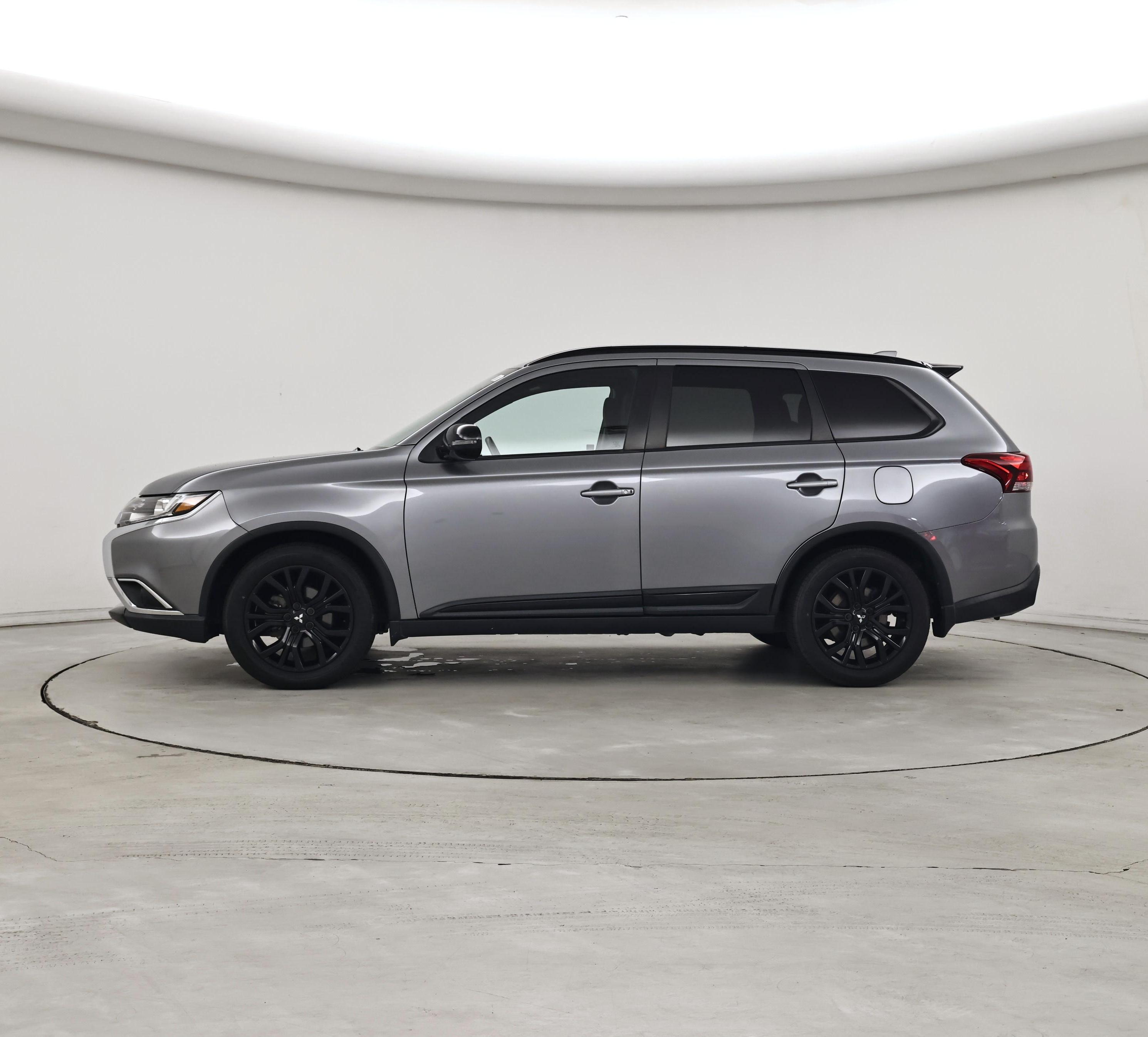 Thumbnail: 2018 Mitsubishi Outlander - 3