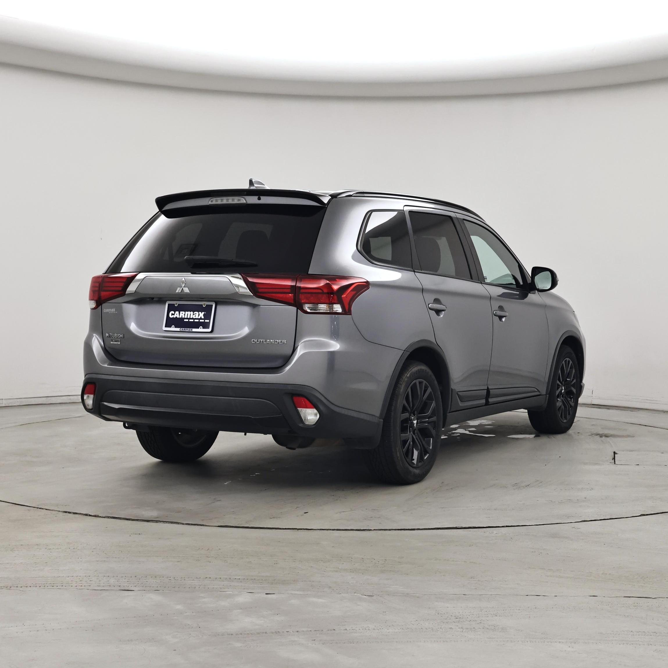 Thumbnail: 2018 Mitsubishi Outlander - 8