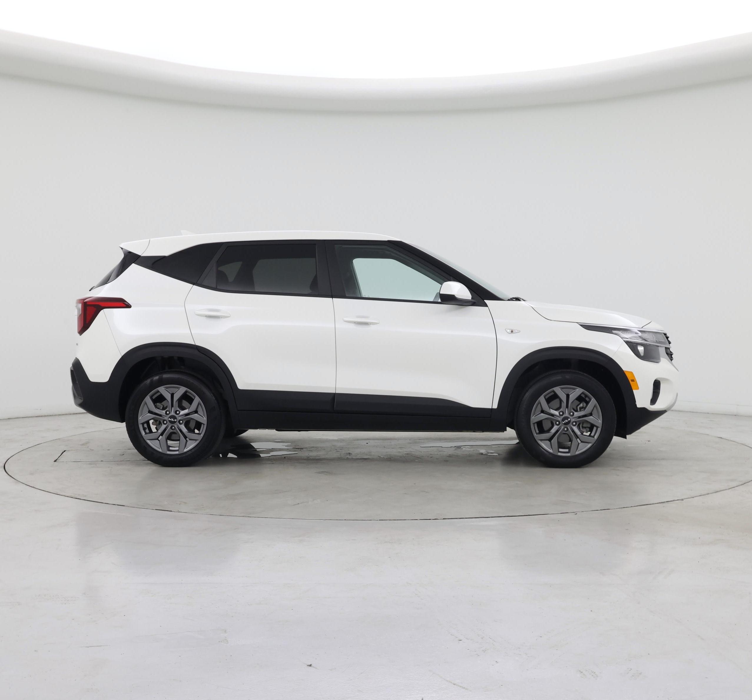 Thumbnail: 2024 Kia Seltos - 7