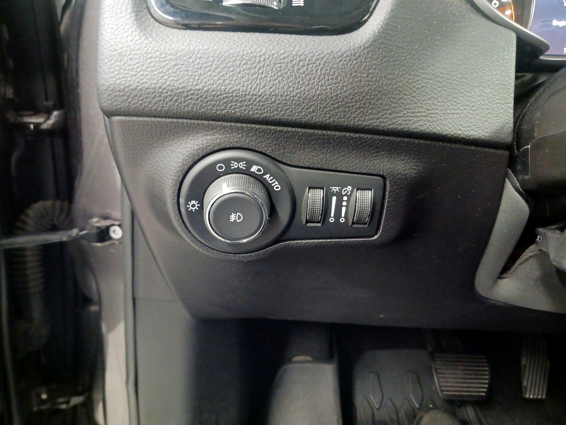 Thumbnail: 2019 Jeep Compass - 13
