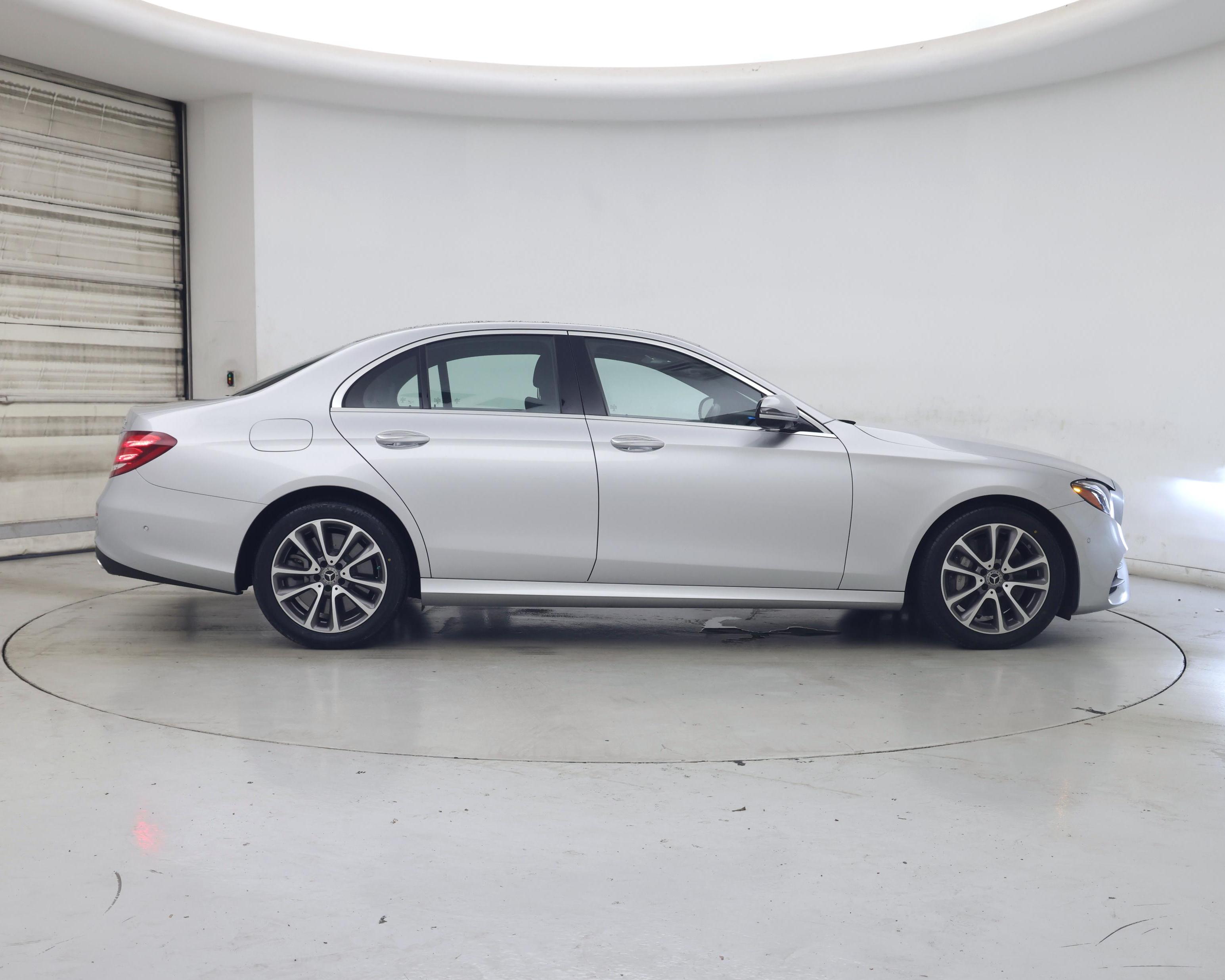 Thumbnail: 2020 Mercedes-Benz E-Class - 7