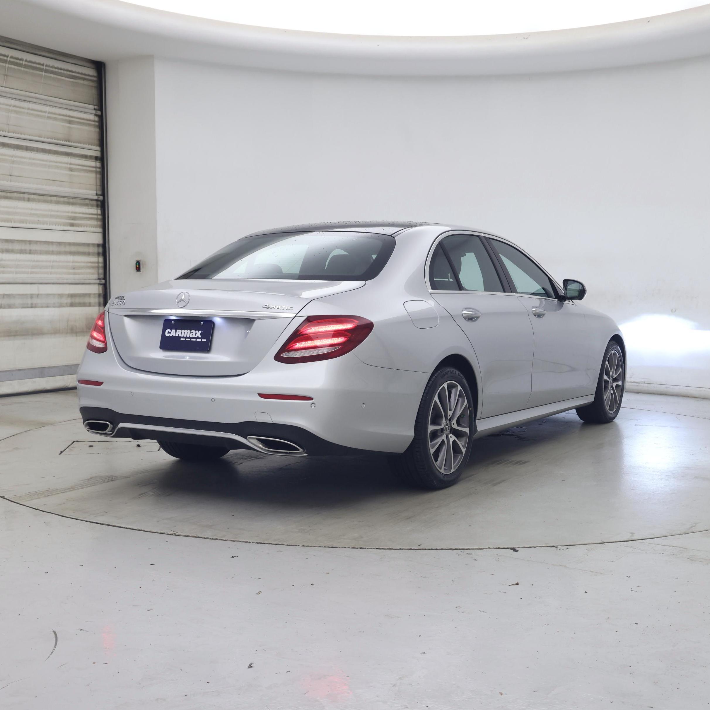 Thumbnail: 2020 Mercedes-Benz E-Class - 8