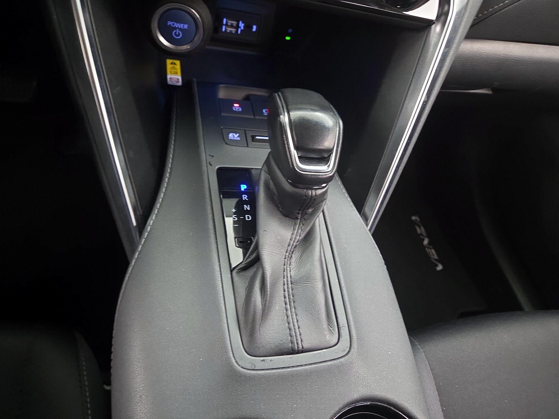 Thumbnail: 2021 Toyota Venza - 17