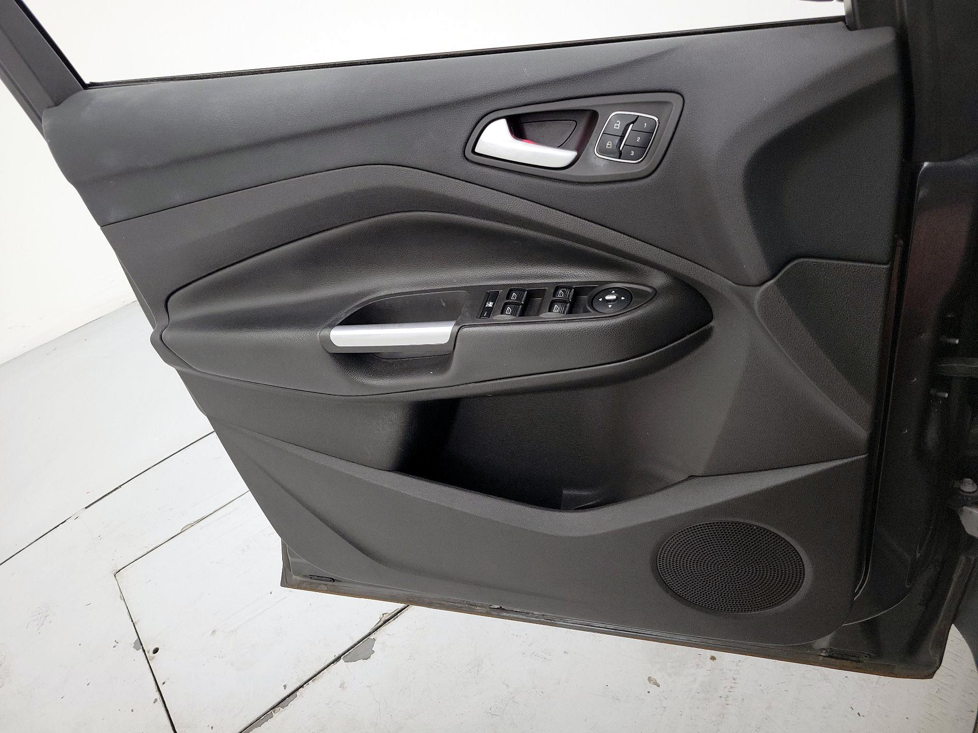 Thumbnail: 2016 Ford Escape - 12