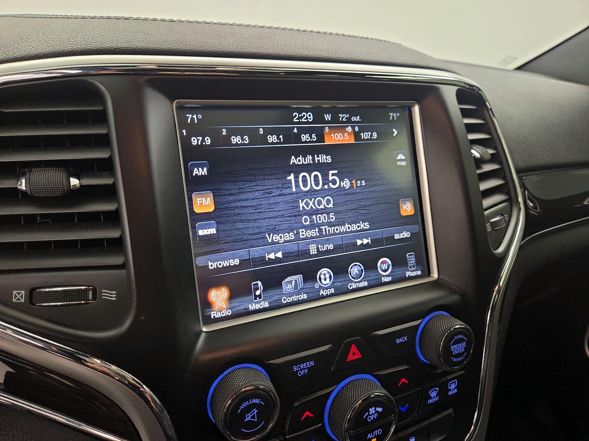 Thumbnail: 2015 Jeep Grand Cherokee - 16