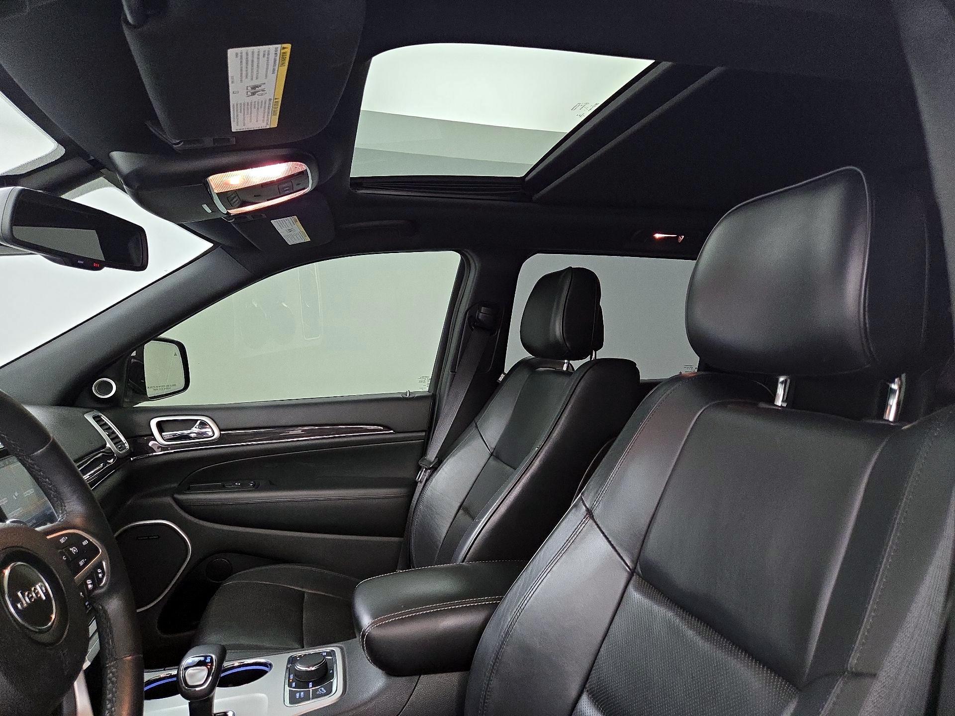 Thumbnail: 2015 Jeep Grand Cherokee - 20