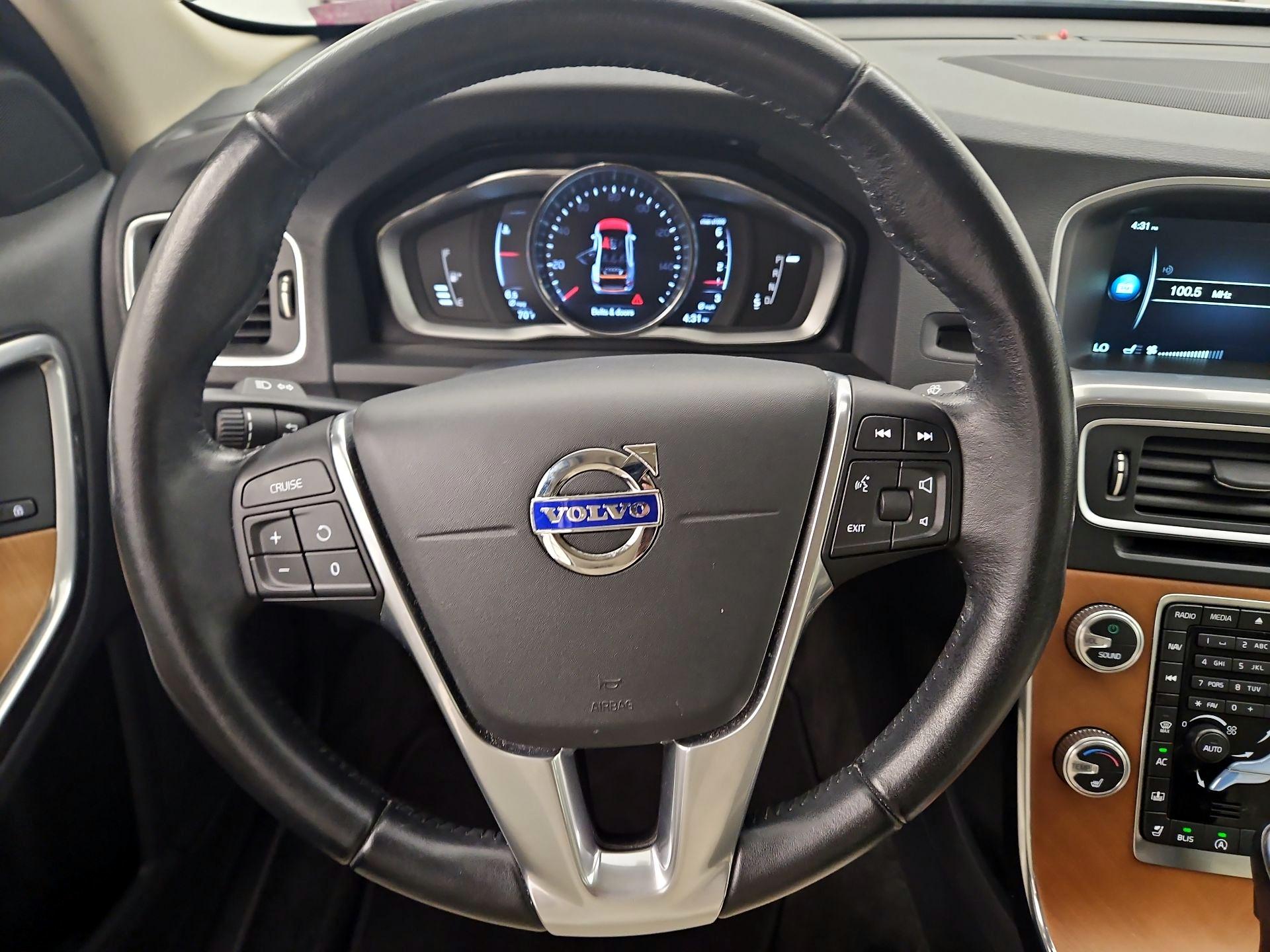 Thumbnail: 2016 Volvo S60 - 10