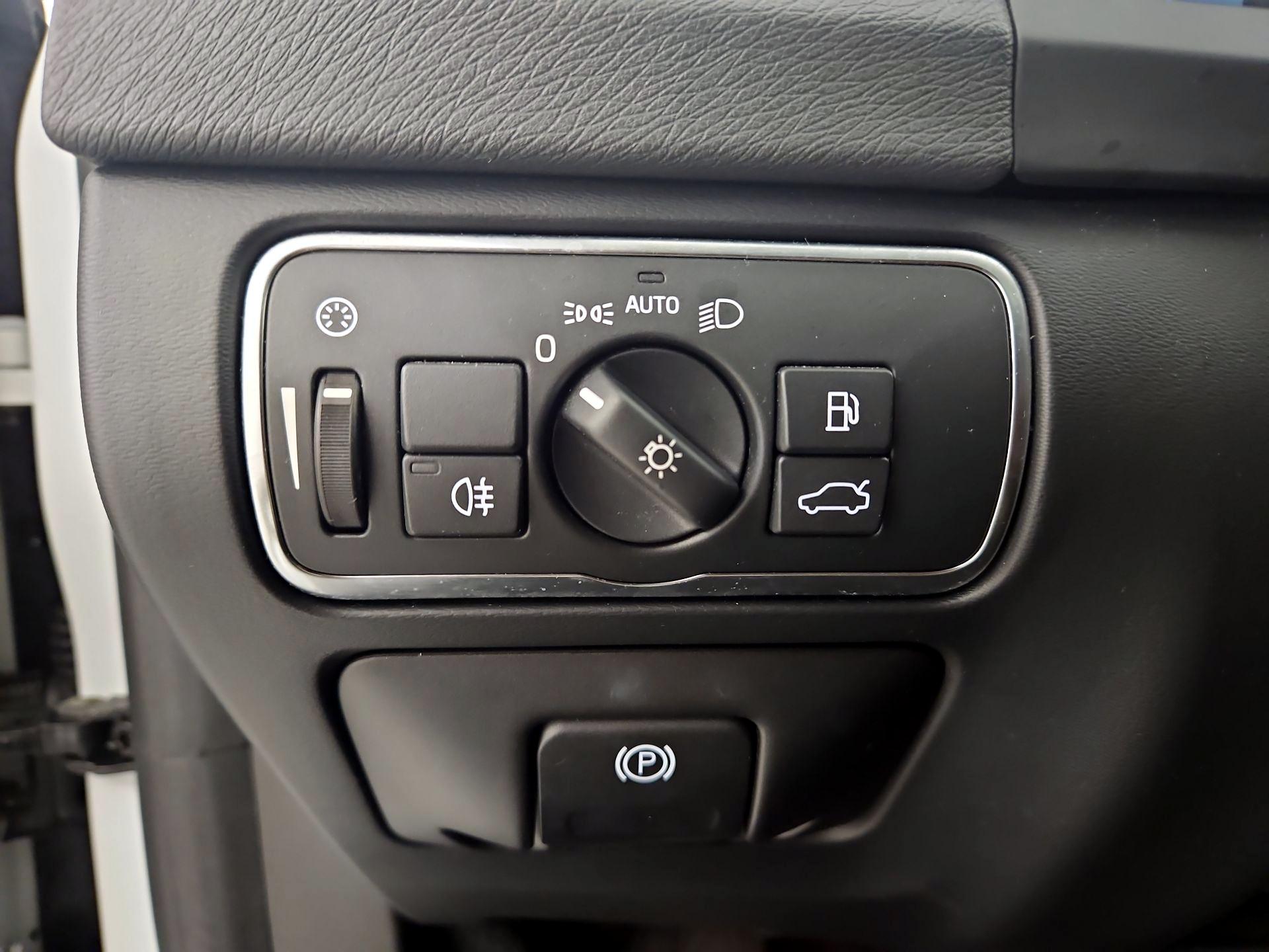 Thumbnail: 2016 Volvo S60 - 13