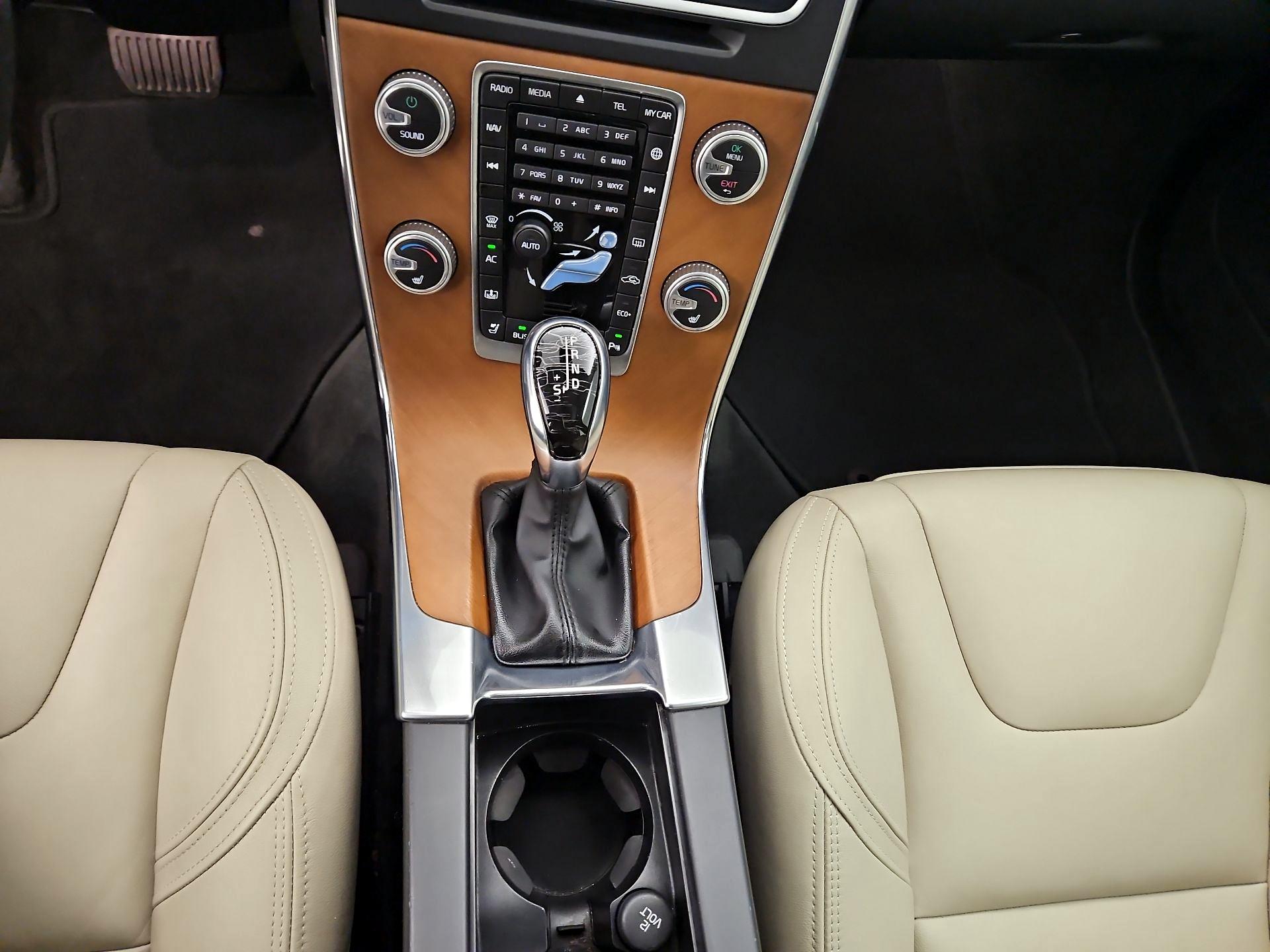 Thumbnail: 2016 Volvo S60 - 17