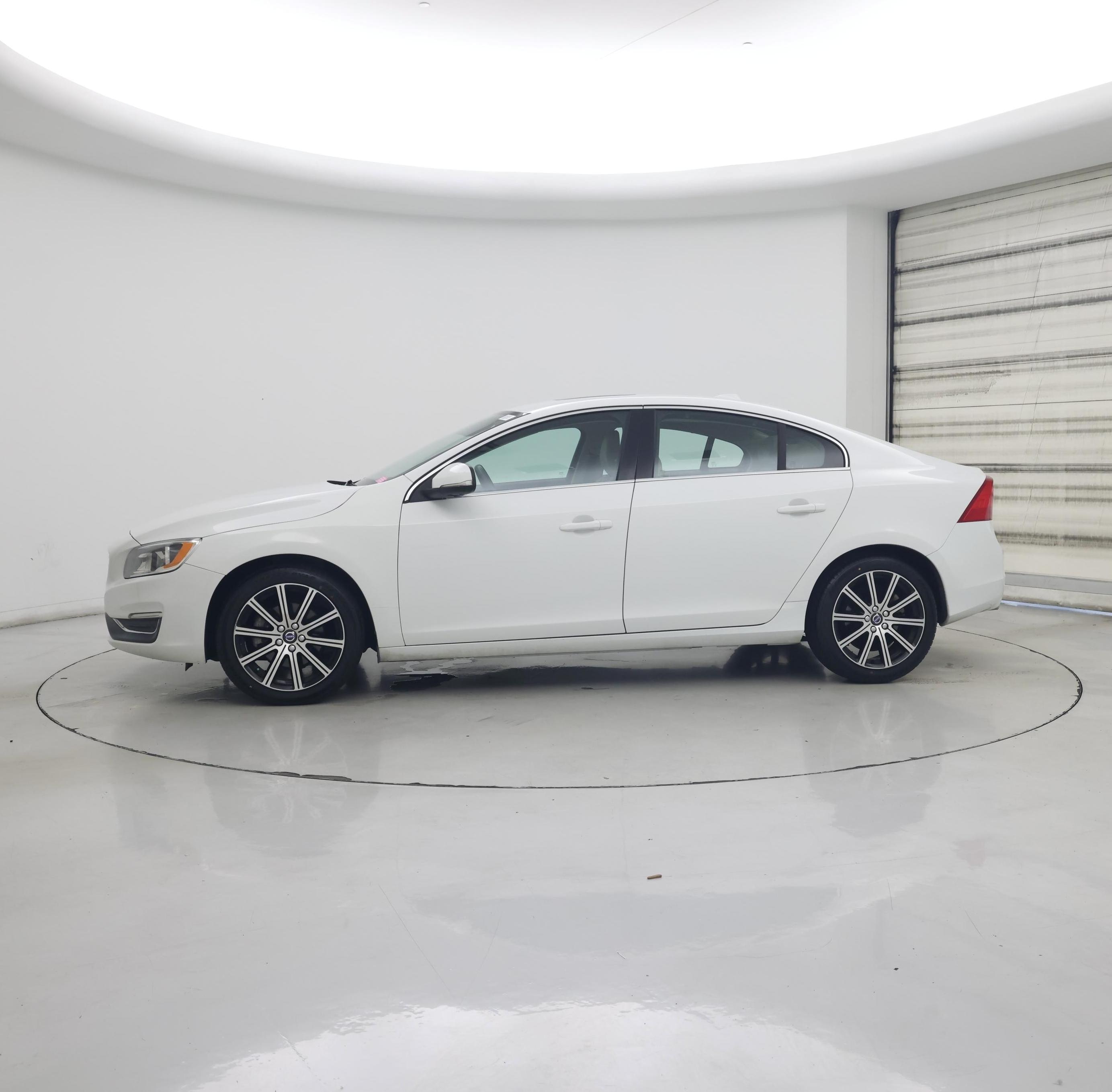 Thumbnail: 2016 Volvo S60 - 3