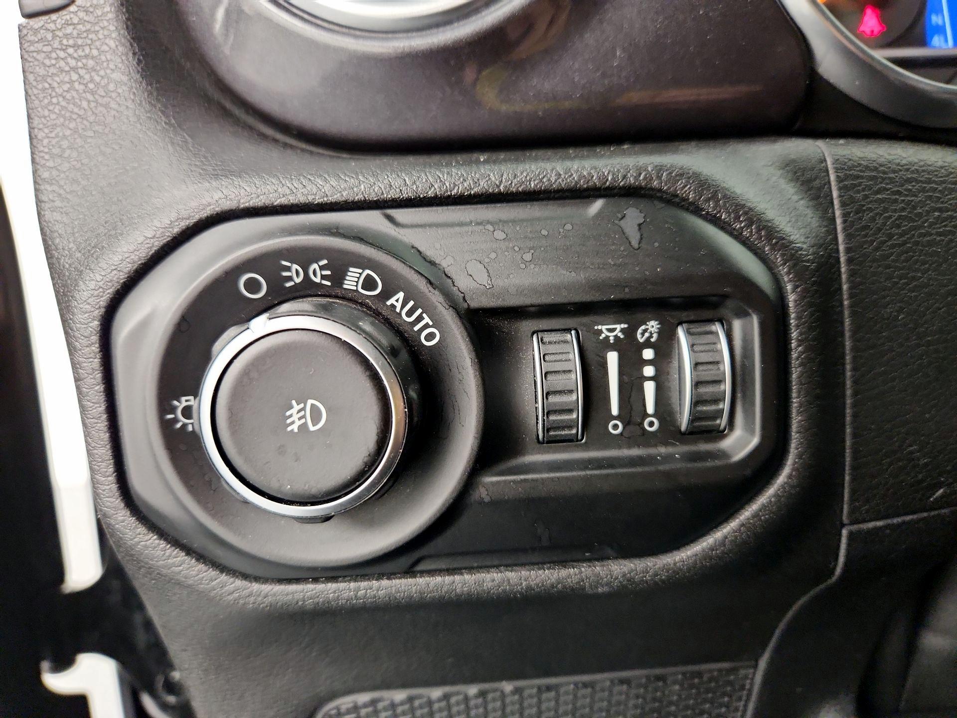 Thumbnail: 2020 Jeep Wrangler - 13