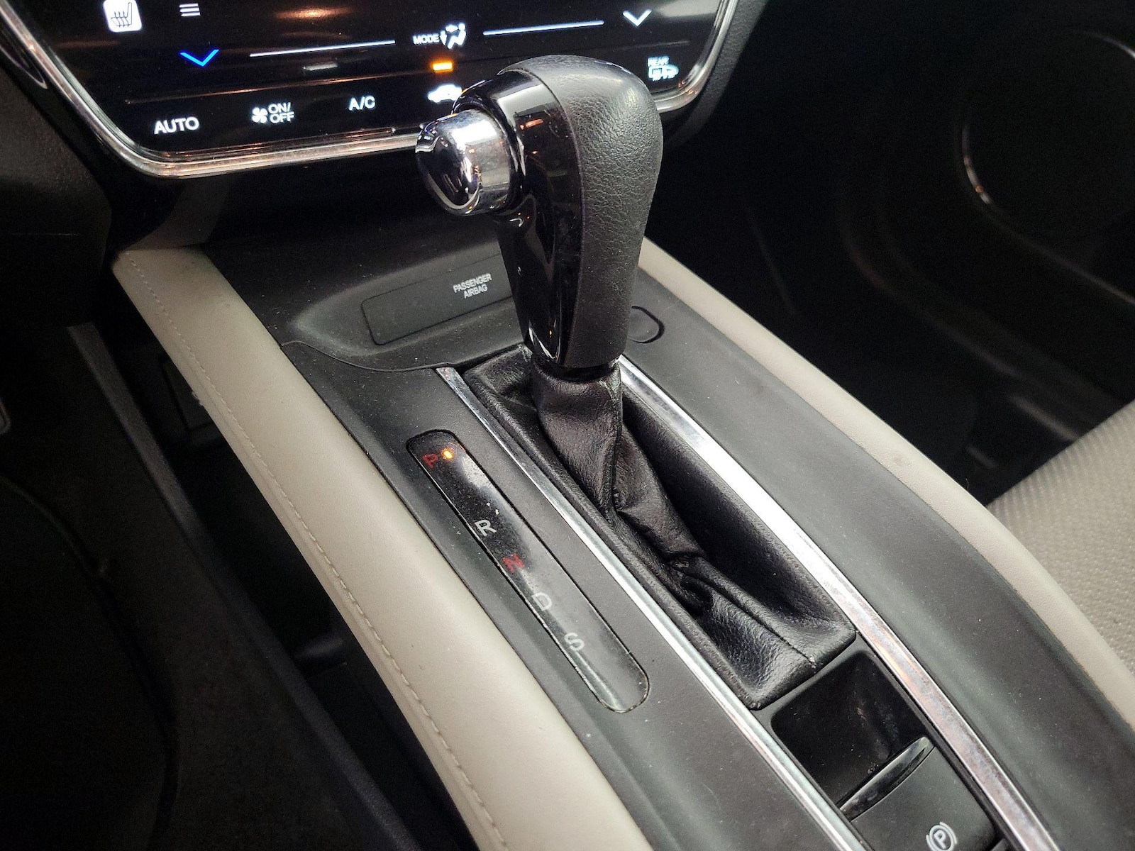 2016 Honda HR-V EX - Photo 18