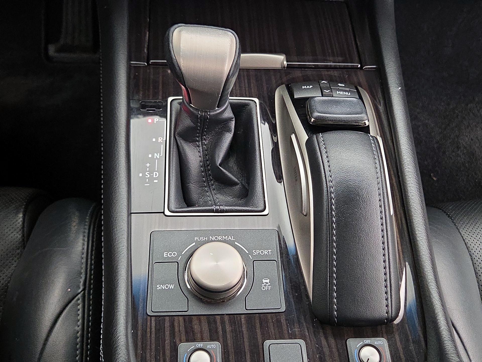 Thumbnail: 2016 Lexus LS - 18