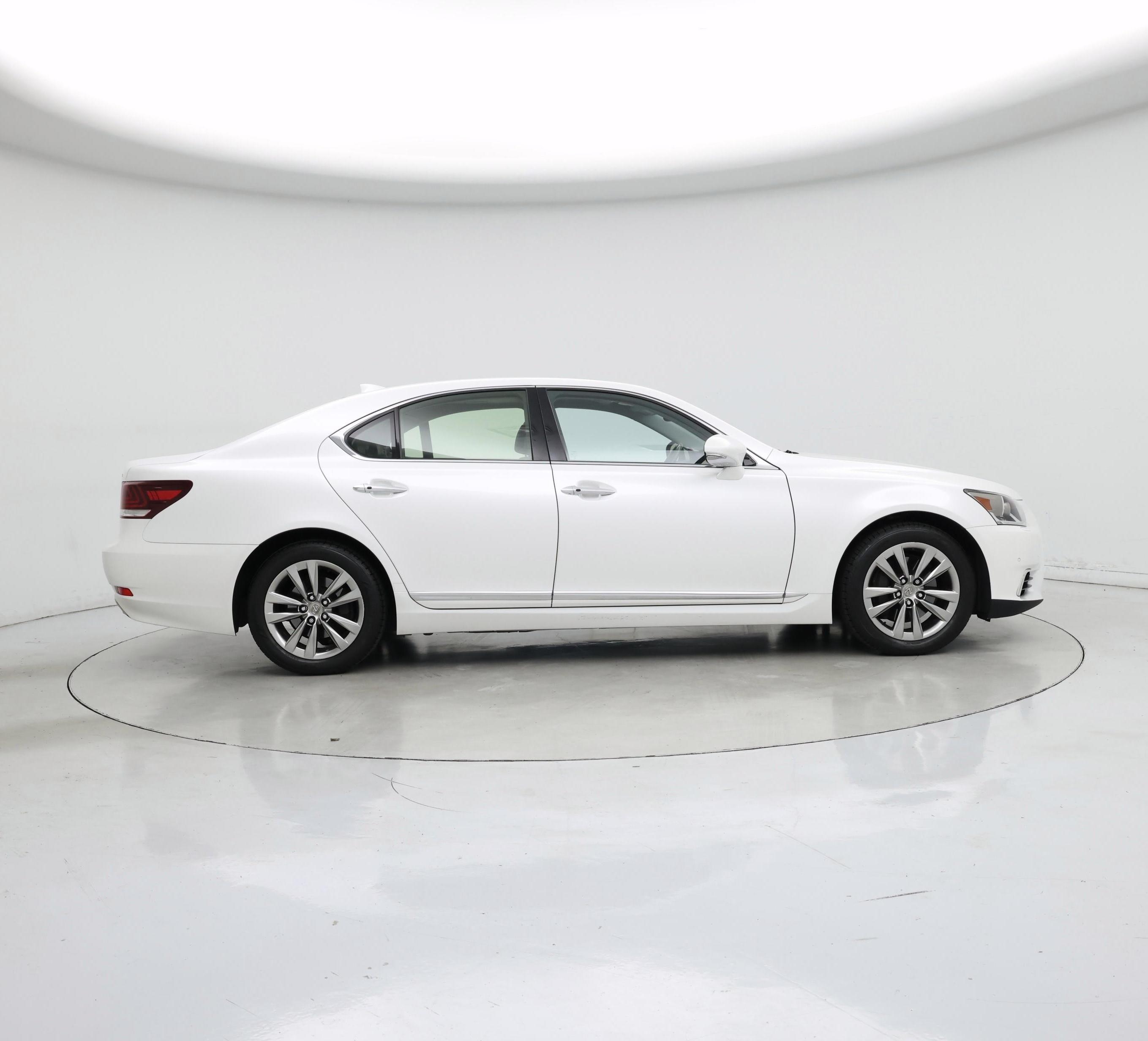 Thumbnail: 2016 Lexus LS - 7