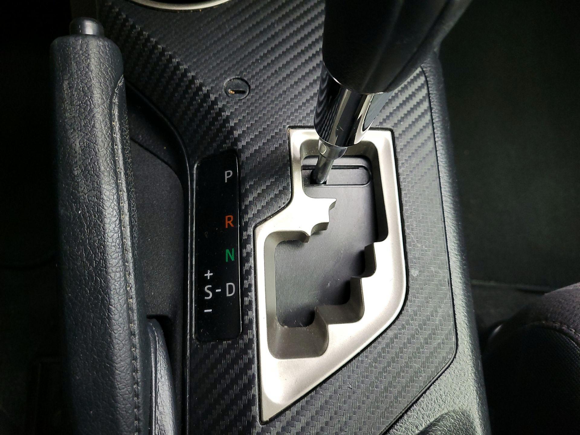 Thumbnail: 2015 Toyota RAV4 - 17
