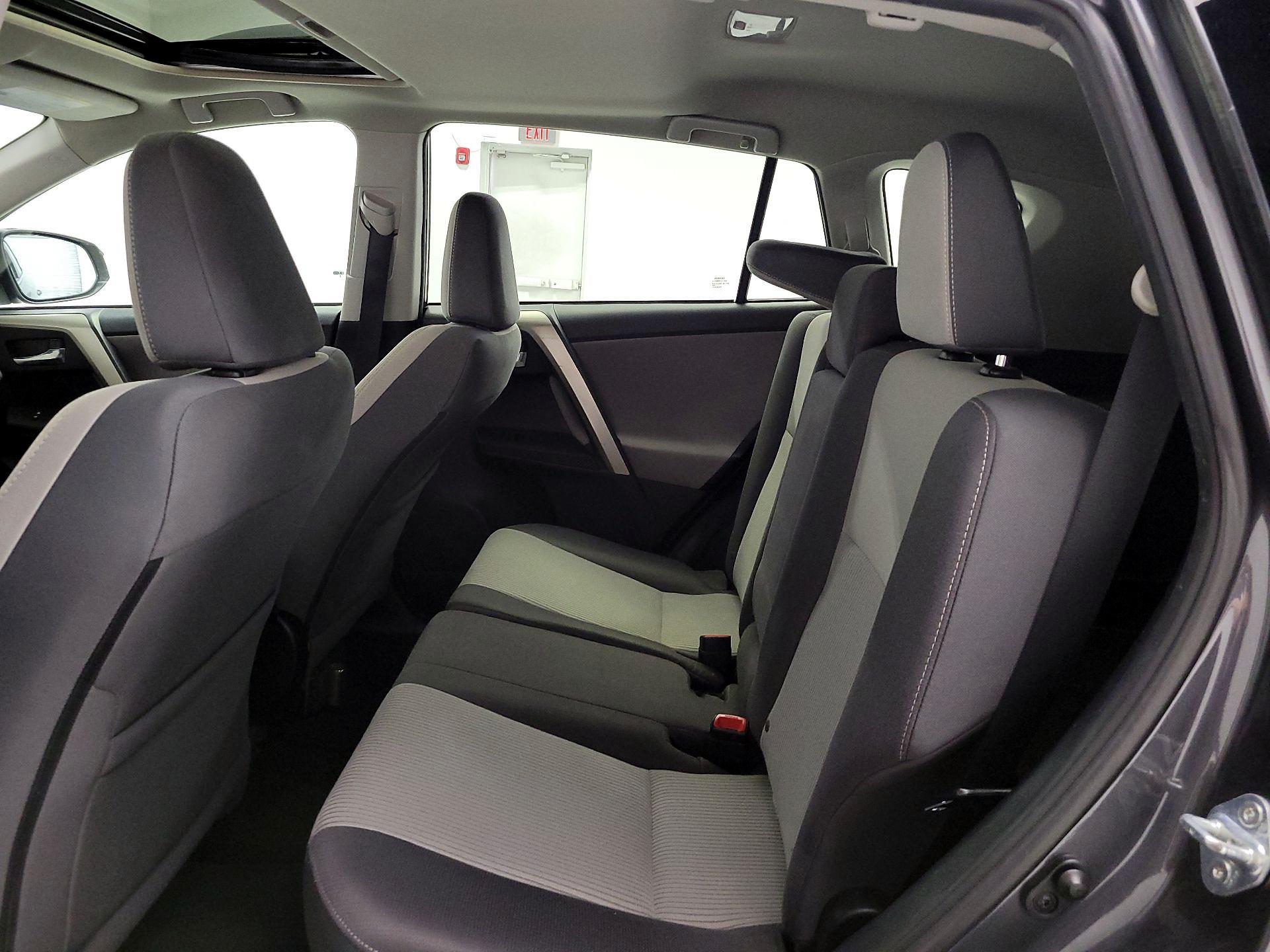 Thumbnail: 2015 Toyota RAV4 - 20