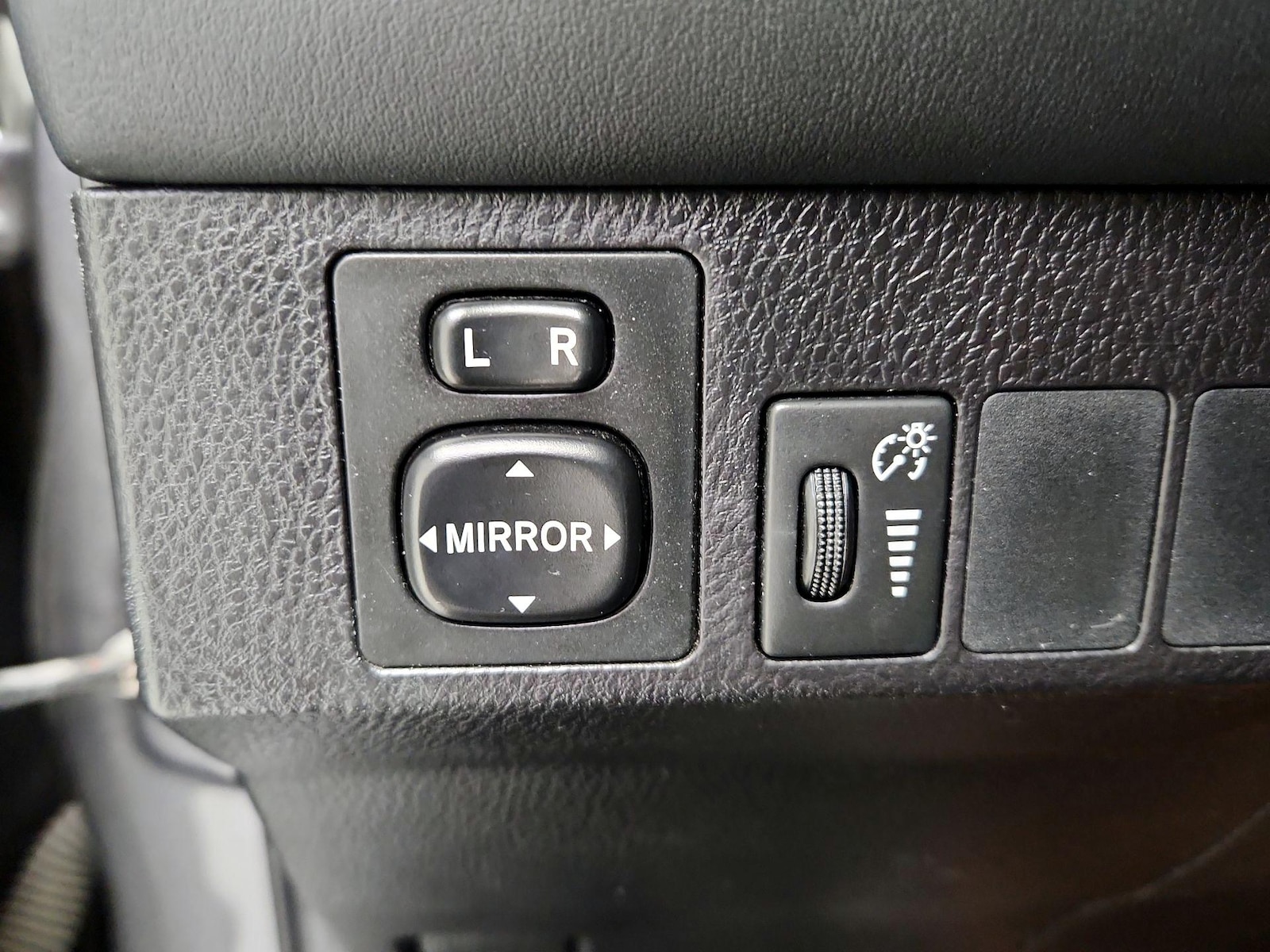2016 Toyota RAV4 XLE - Photo 14