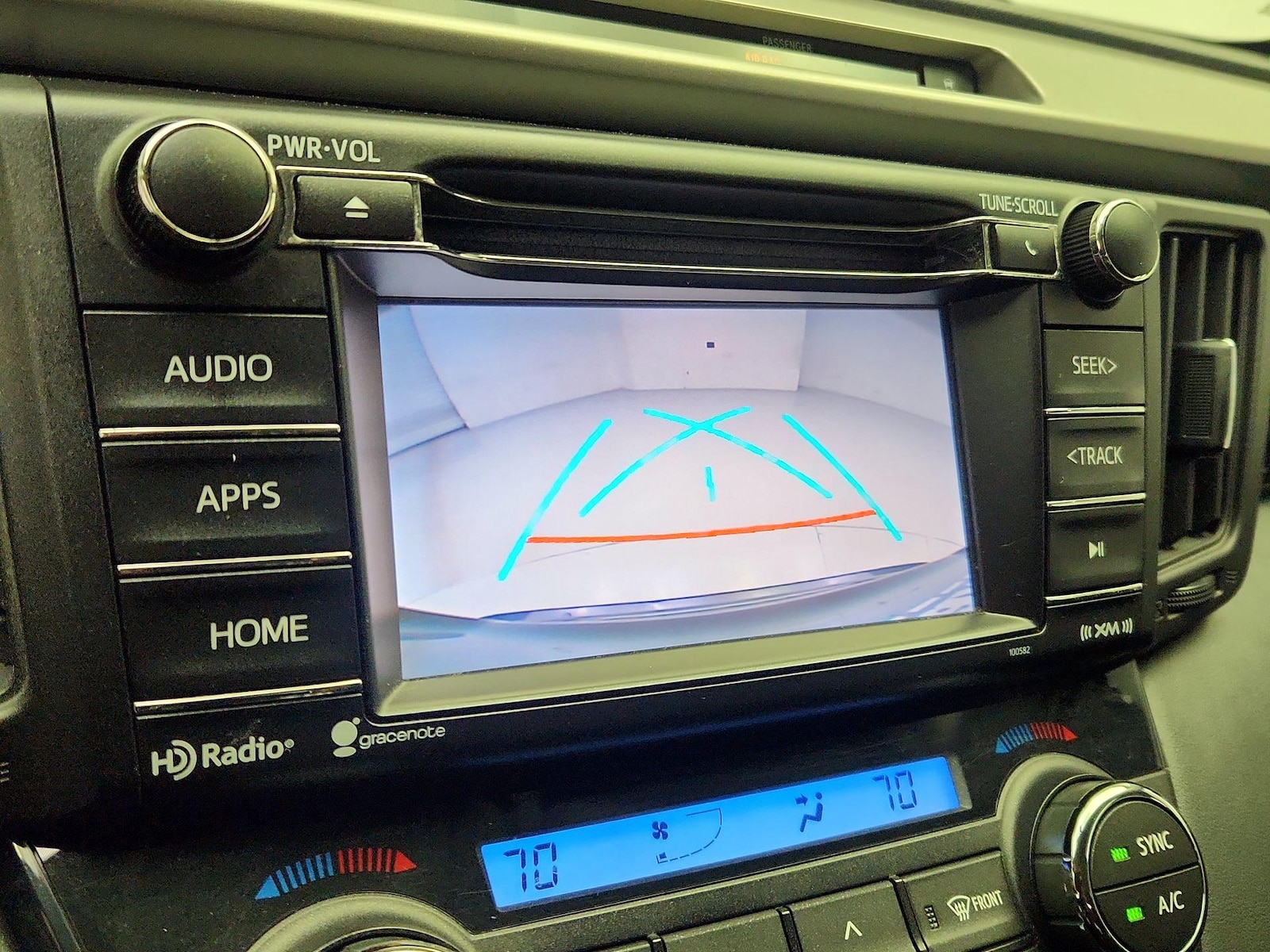 2016 Toyota RAV4 XLE - Photo 15