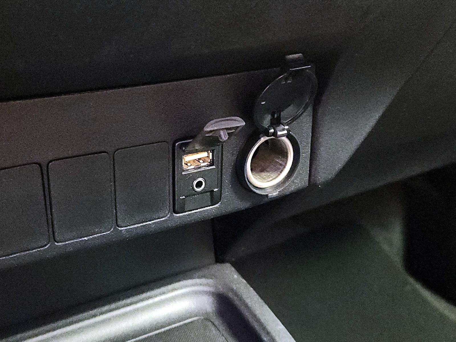 2016 Toyota RAV4 XLE - Photo 19