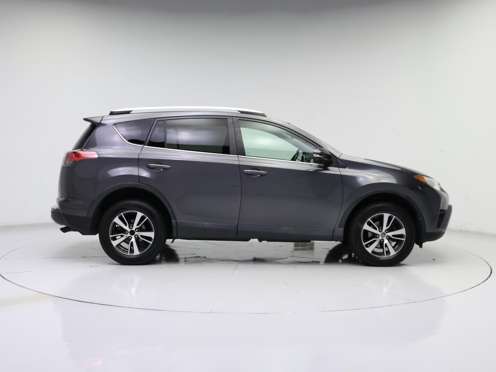 2016 Toyota RAV4 XLE - Photo 8