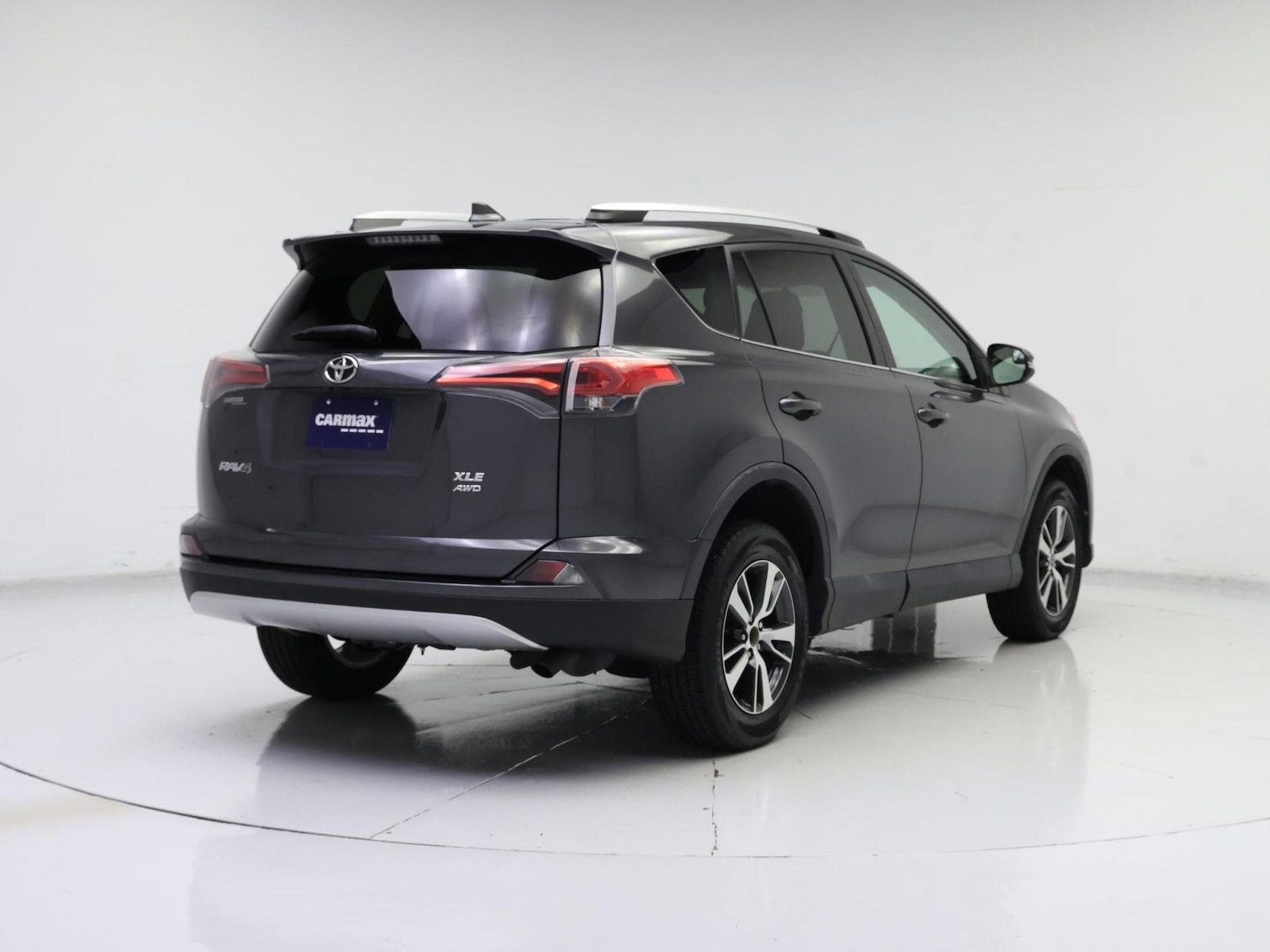 2016 Toyota RAV4 XLE - Photo 9