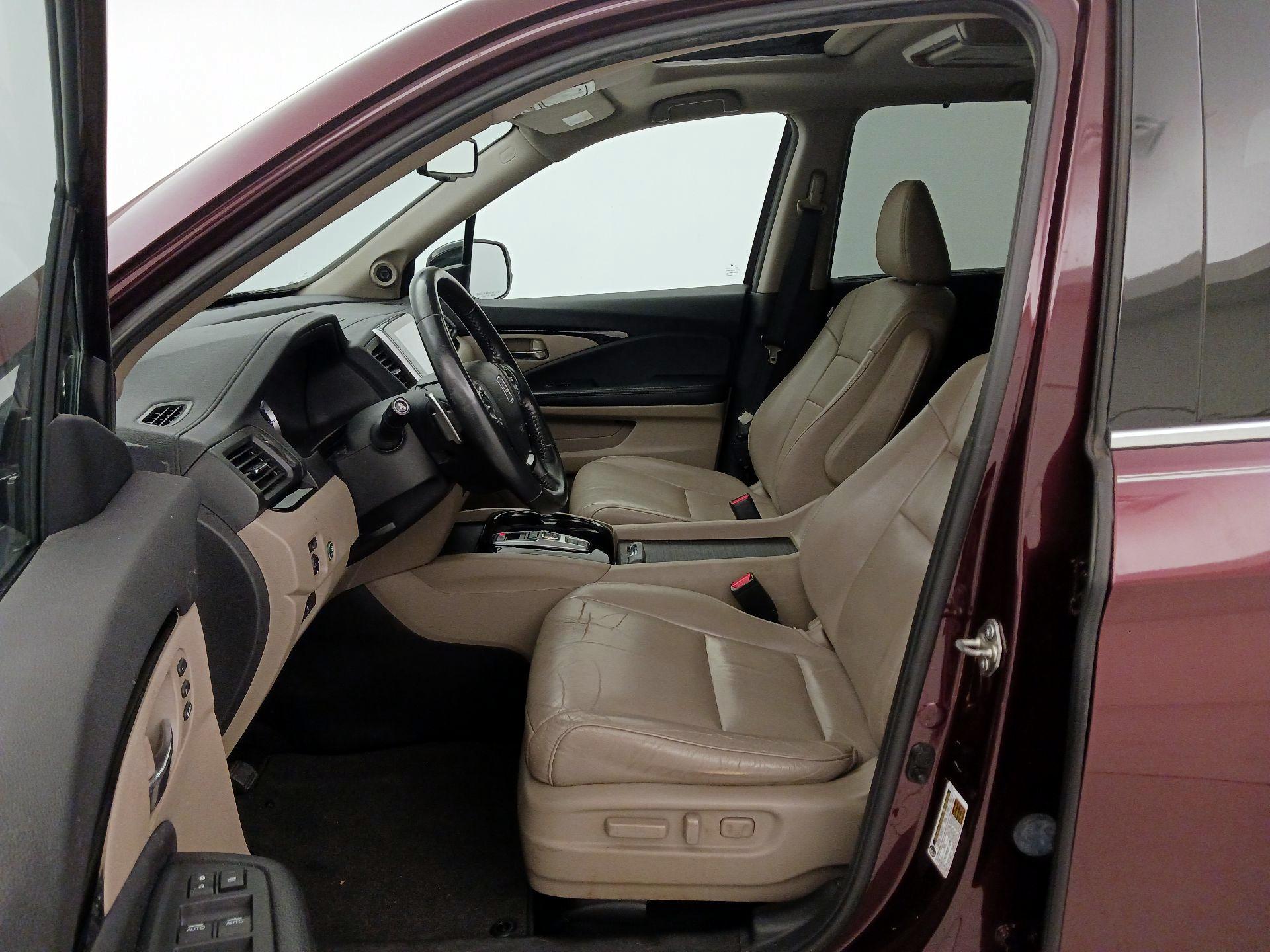 Thumbnail: 2017 Honda Pilot - 11