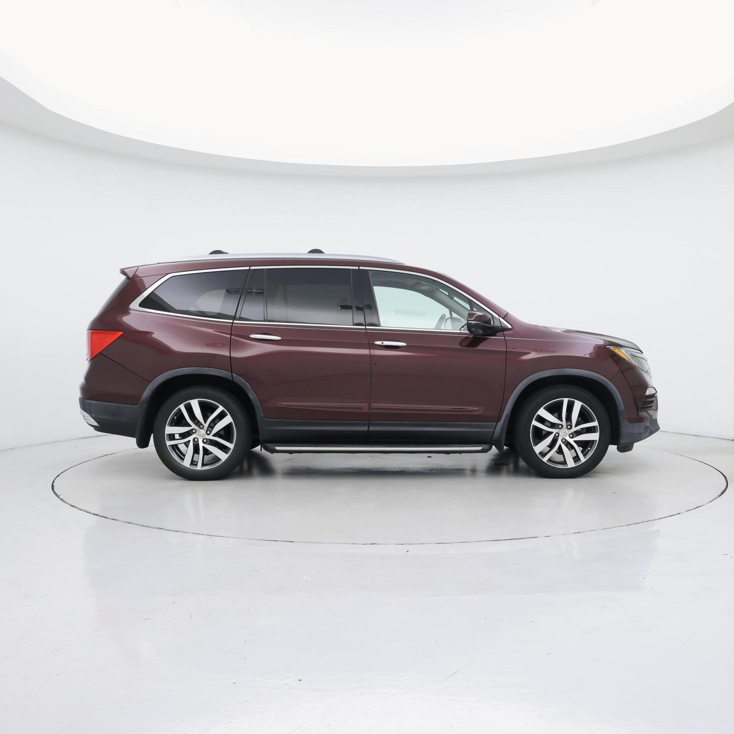 Thumbnail: 2017 Honda Pilot - 7