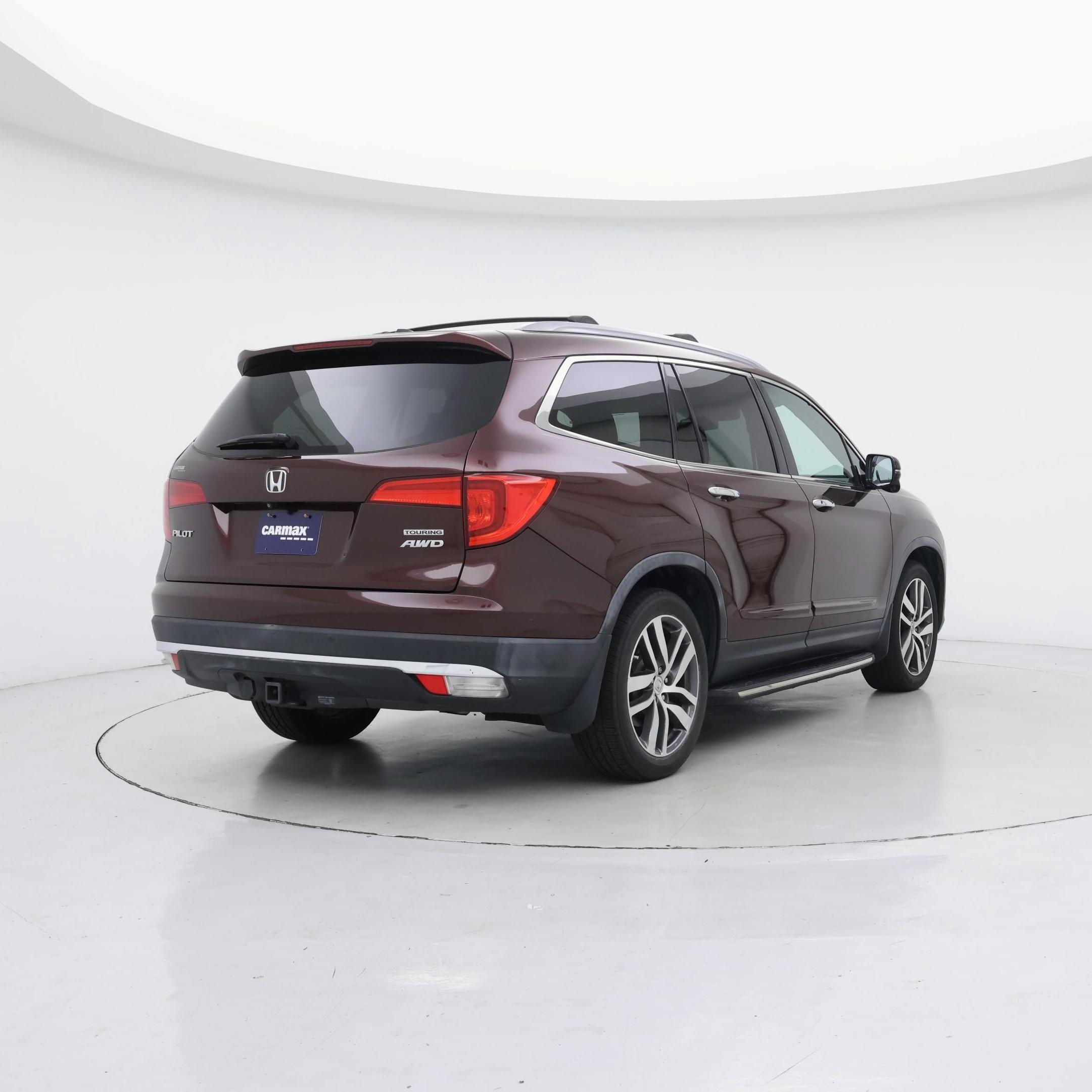 Thumbnail: 2017 Honda Pilot - 8