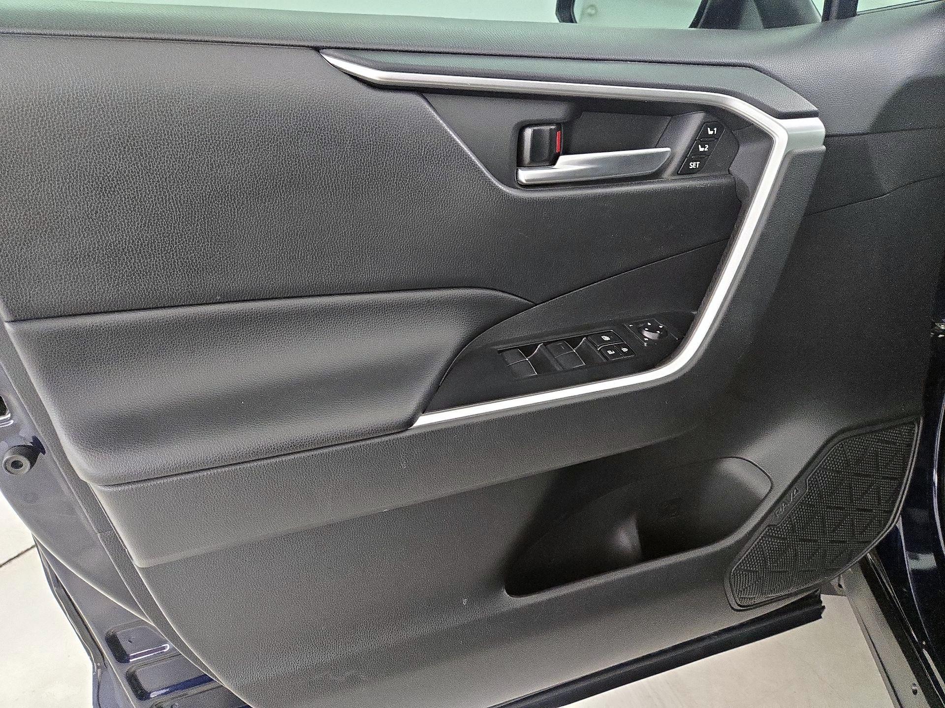 Thumbnail: 2021 Toyota RAV4 - 12
