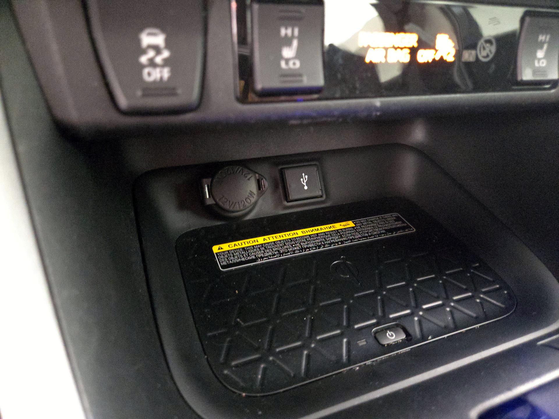 Thumbnail: 2021 Toyota RAV4 - 18