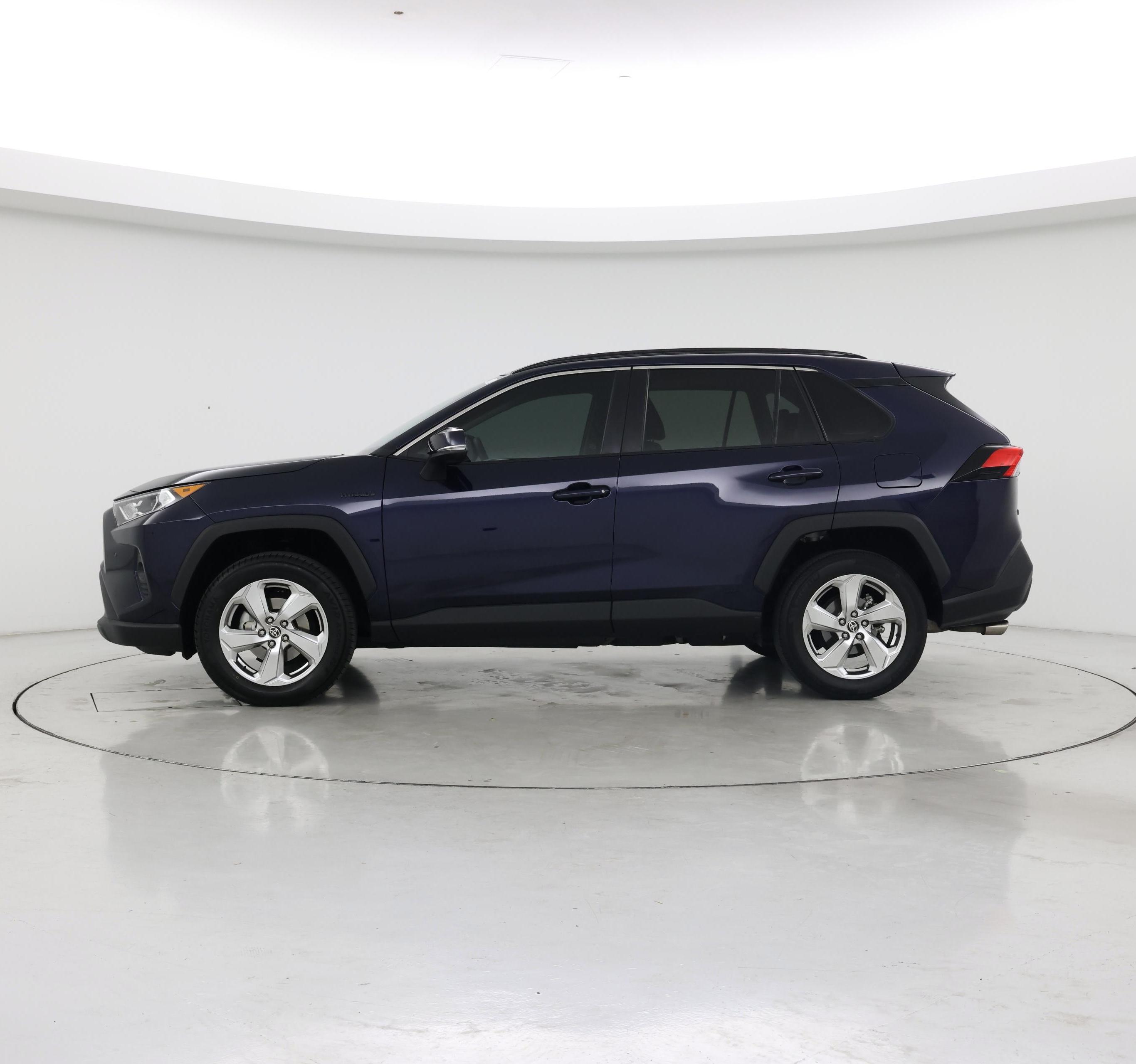 Thumbnail: 2021 Toyota RAV4 - 3