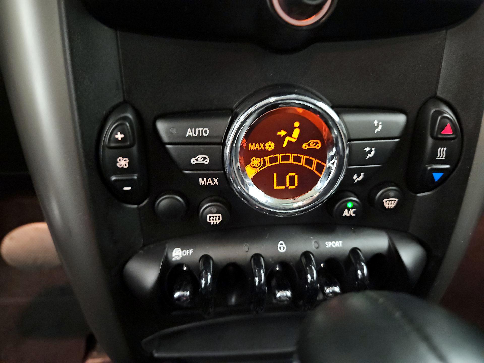Thumbnail: 2015 MINI Cooper Paceman - 16
