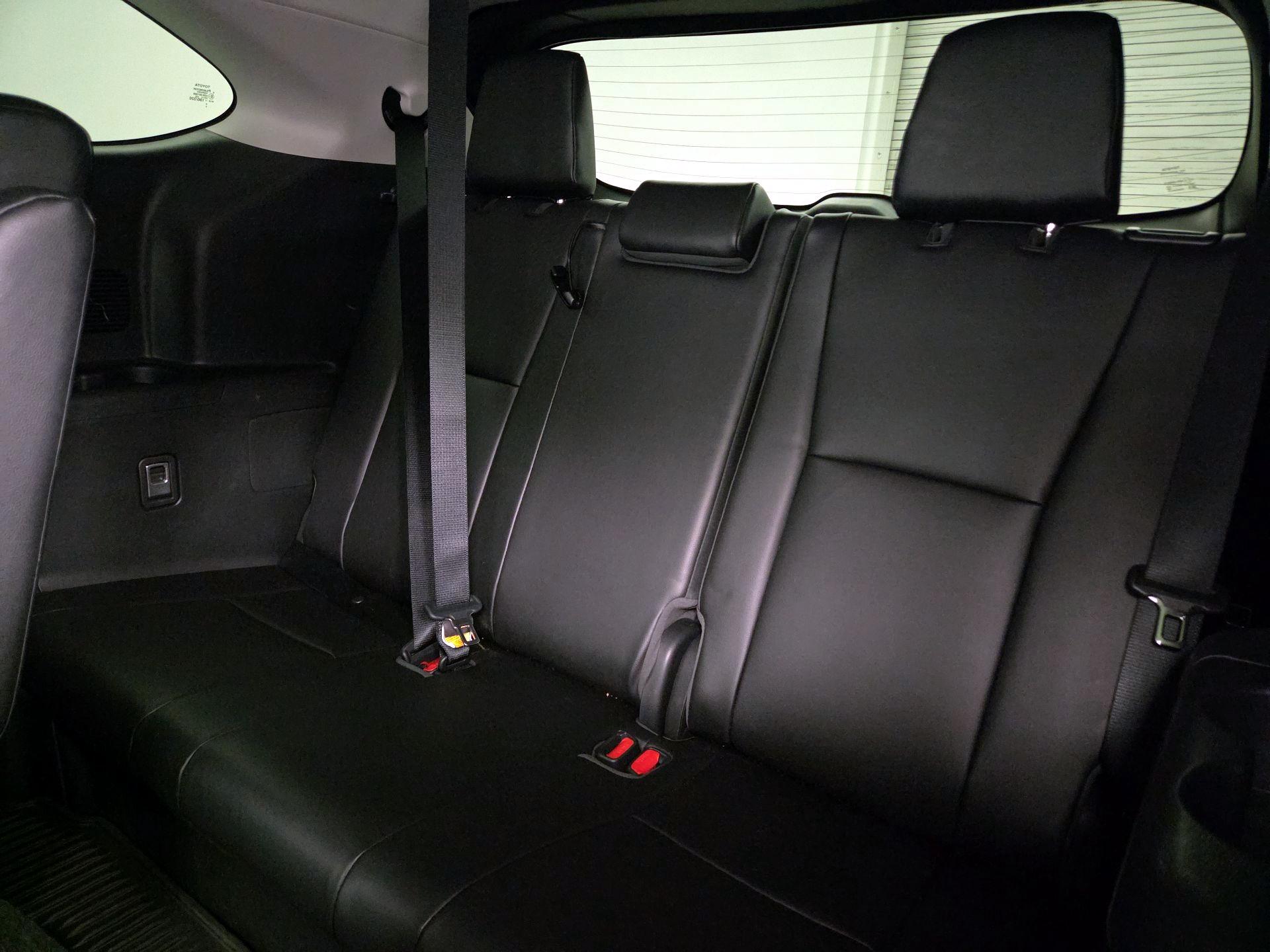 Thumbnail: 2022 Toyota Highlander - 20