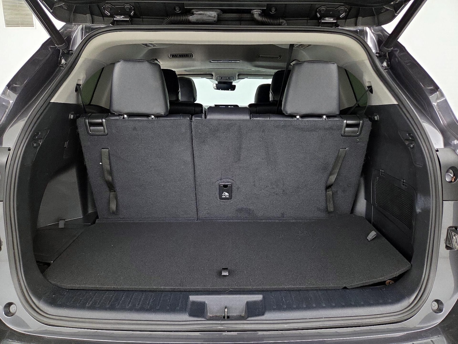 2022 Toyota Highlander XLE - Photo 22