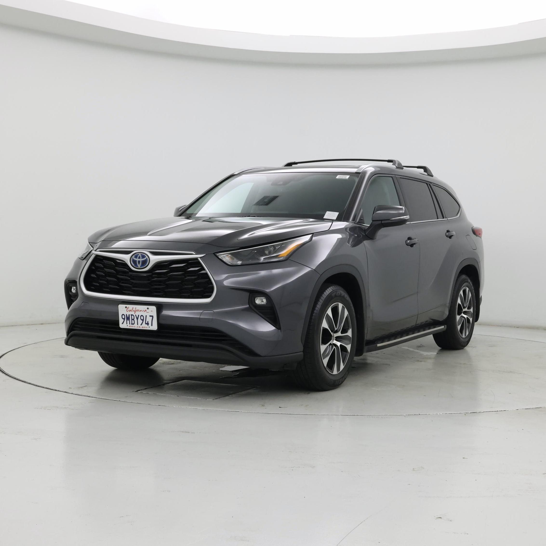 Thumbnail: 2022 Toyota Highlander - 4