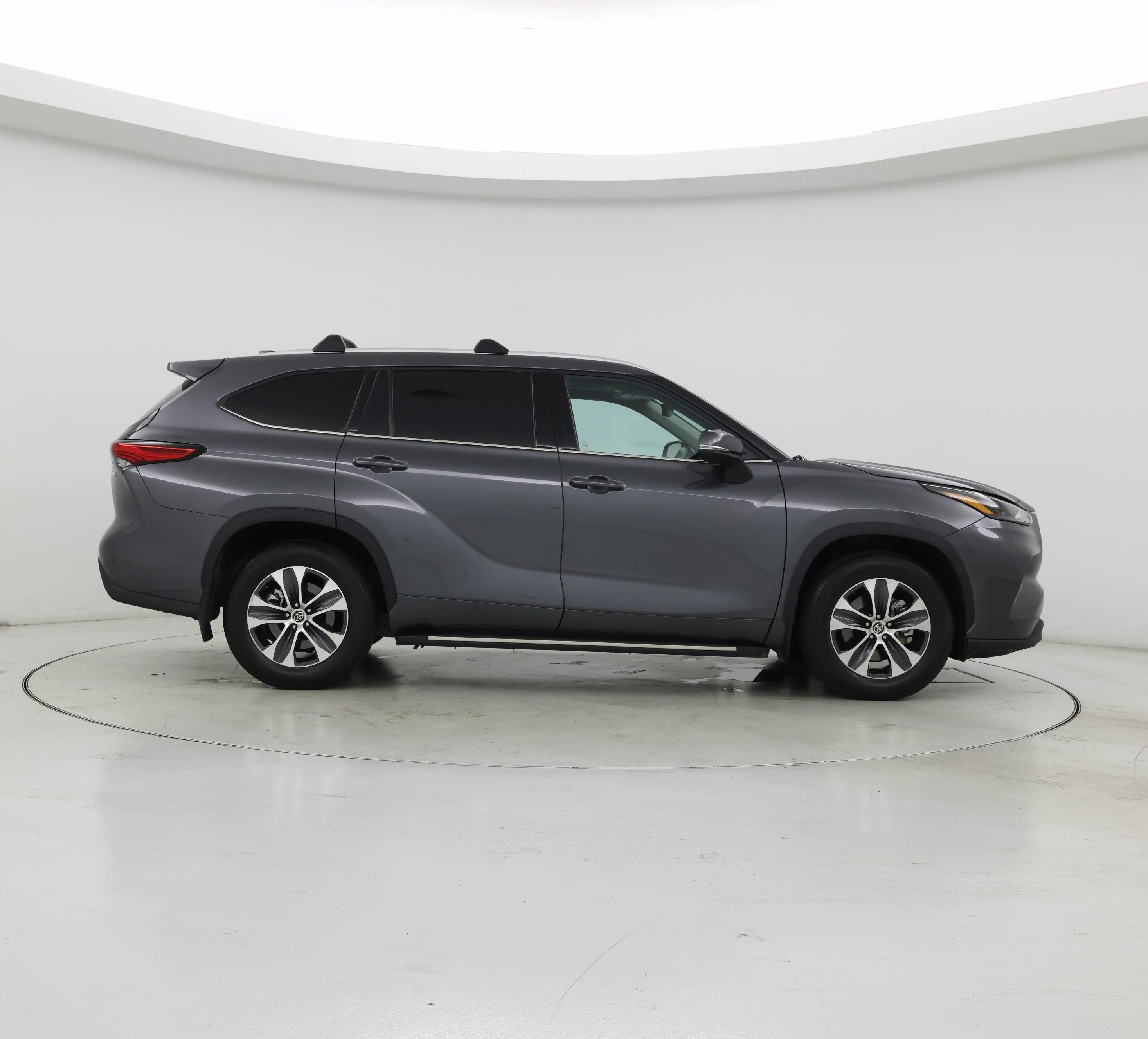 Thumbnail: 2022 Toyota Highlander - 7