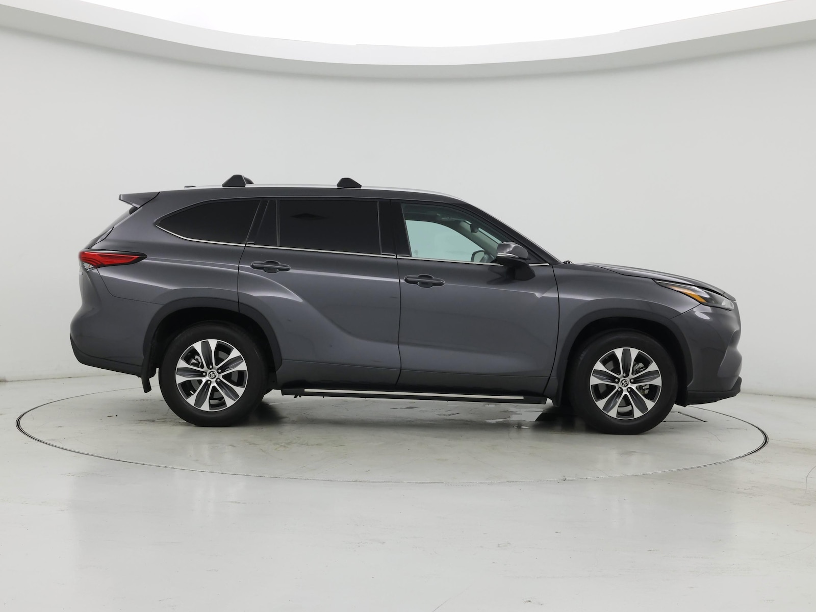 2022 Toyota Highlander XLE - Photo 8