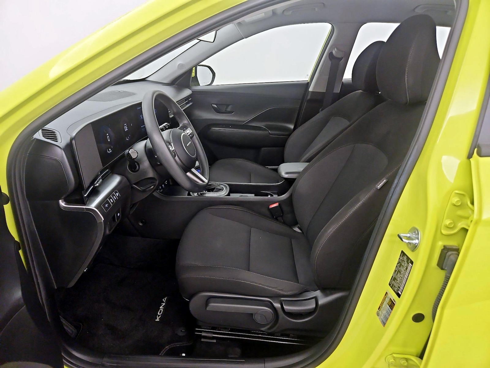 2025 Hyundai Kona SE - Photo 12