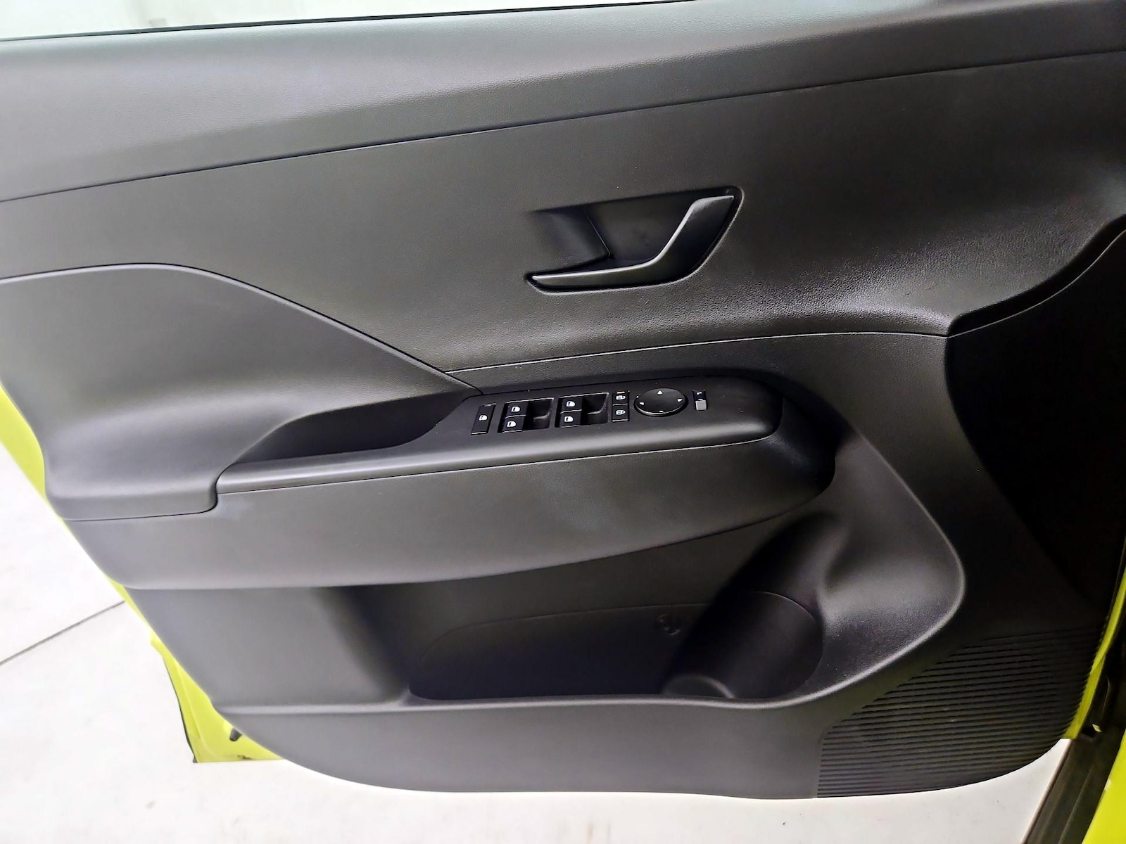 2025 Hyundai Kona SE - Photo 13