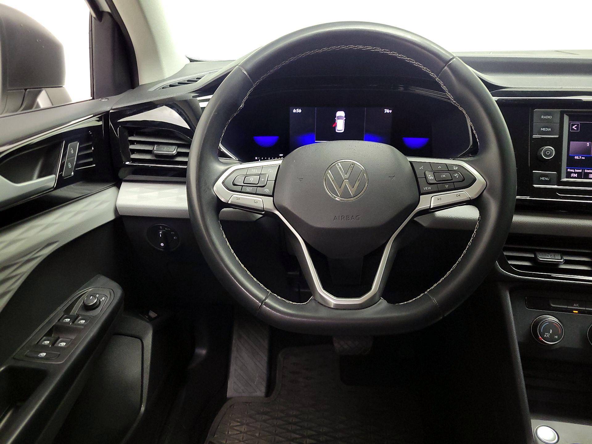Thumbnail: 2022 Volkswagen Taos - 10