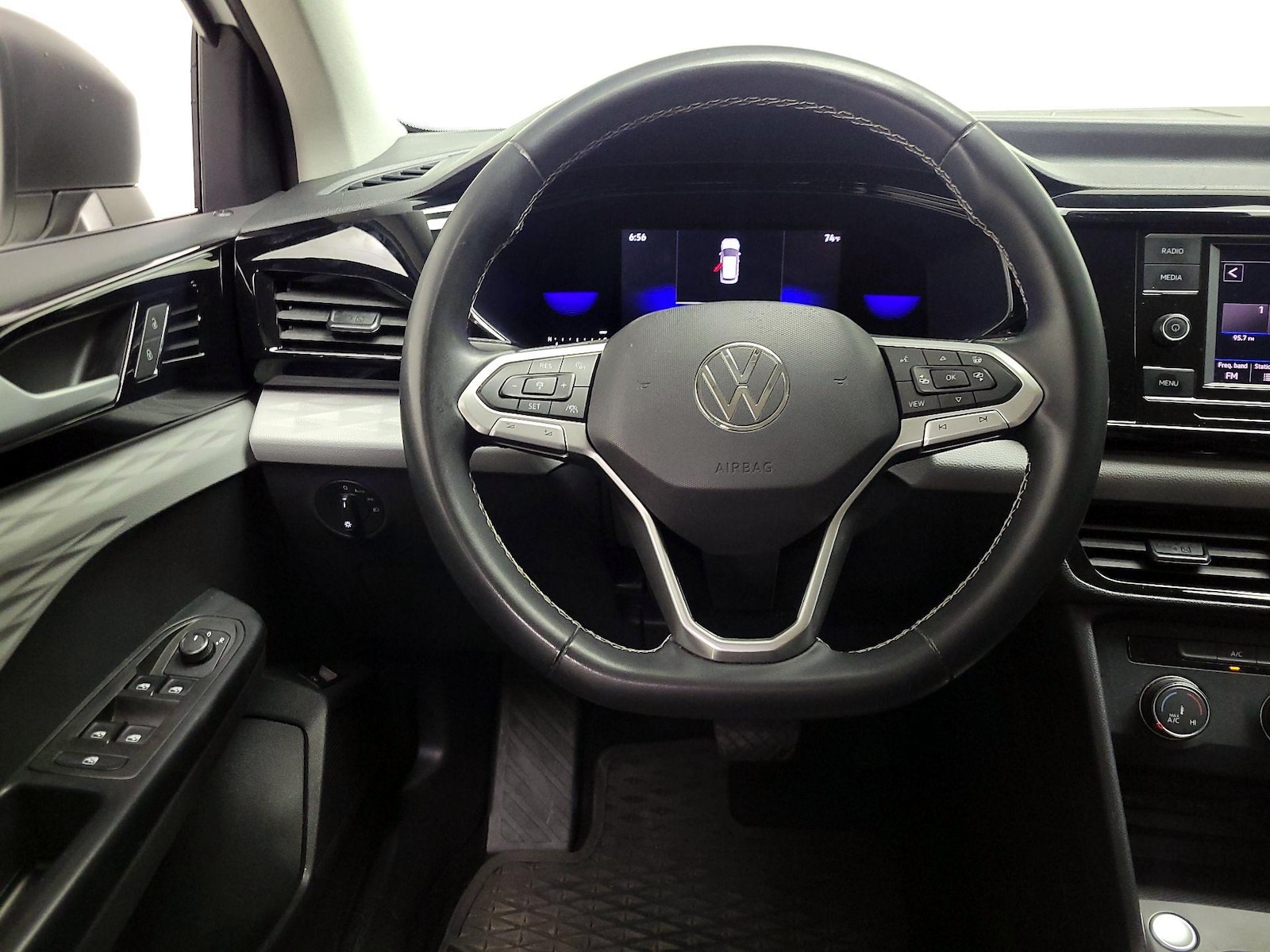 2022 Volkswagen Taos S - Photo 11