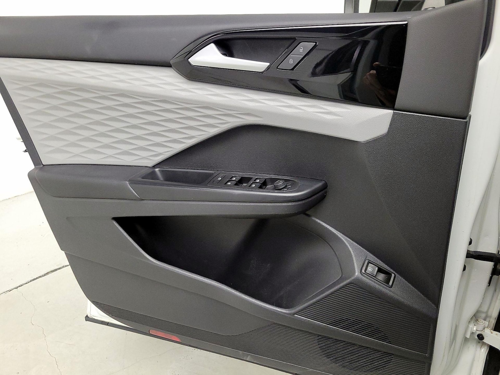2022 Volkswagen Taos S - Photo 13