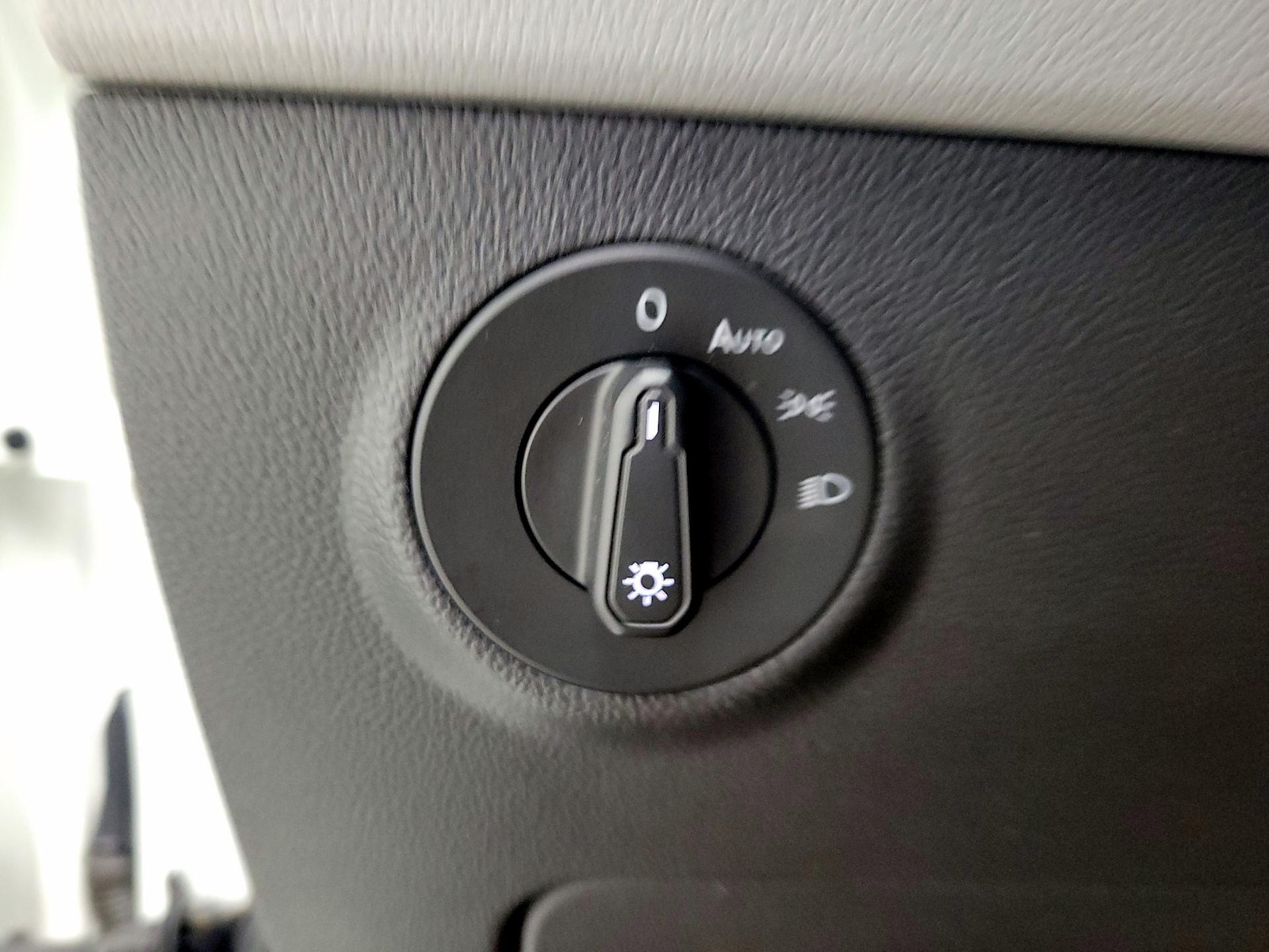 2022 Volkswagen Taos S - Photo 14