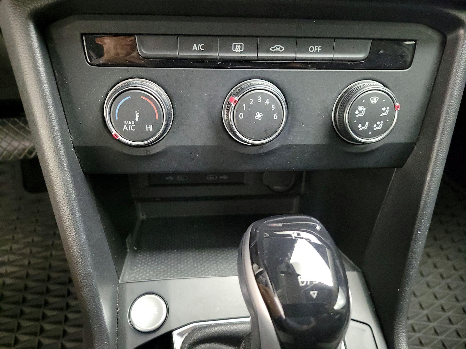 2022 Volkswagen Taos S - Photo 17