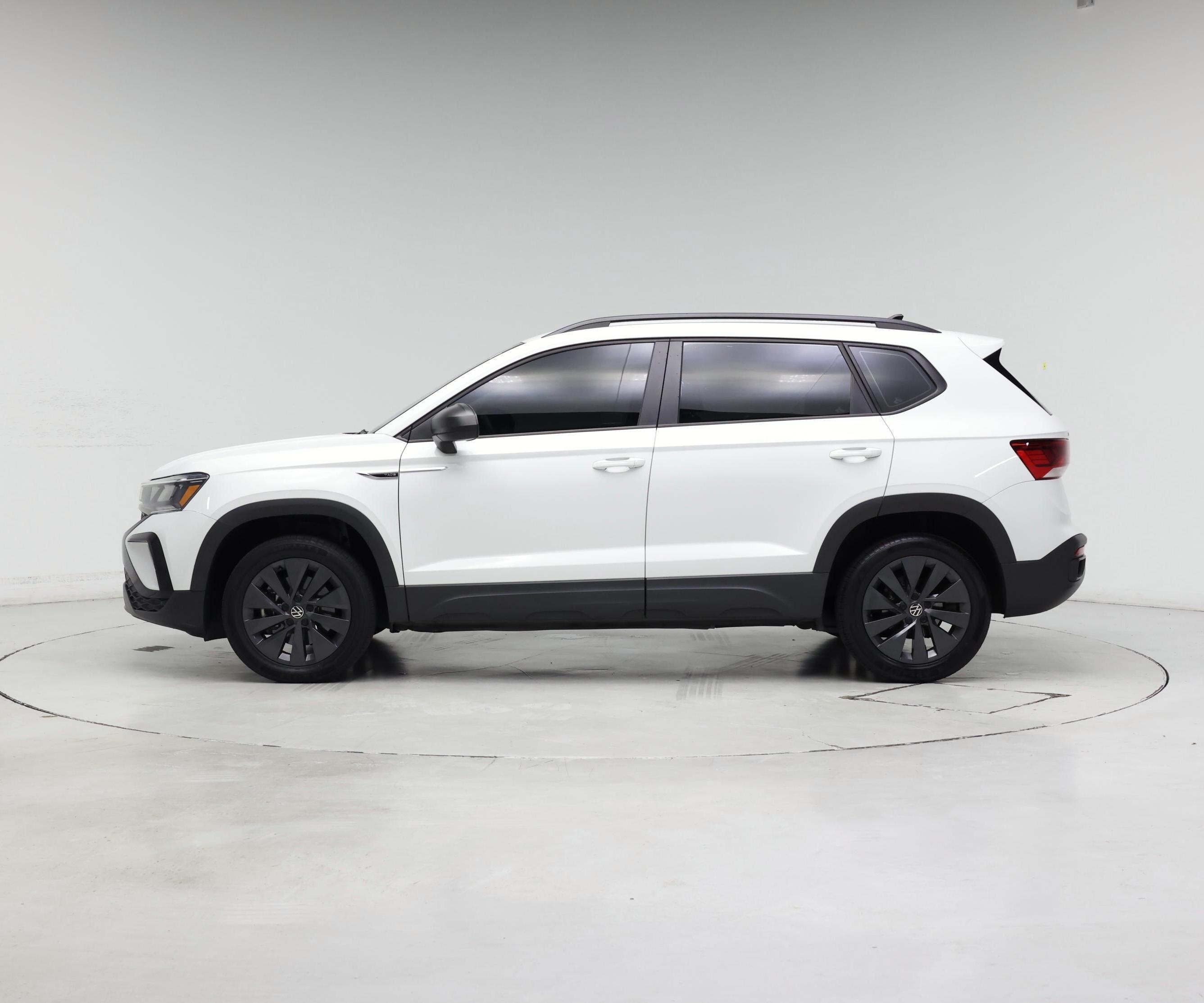 Thumbnail: 2022 Volkswagen Taos - 3